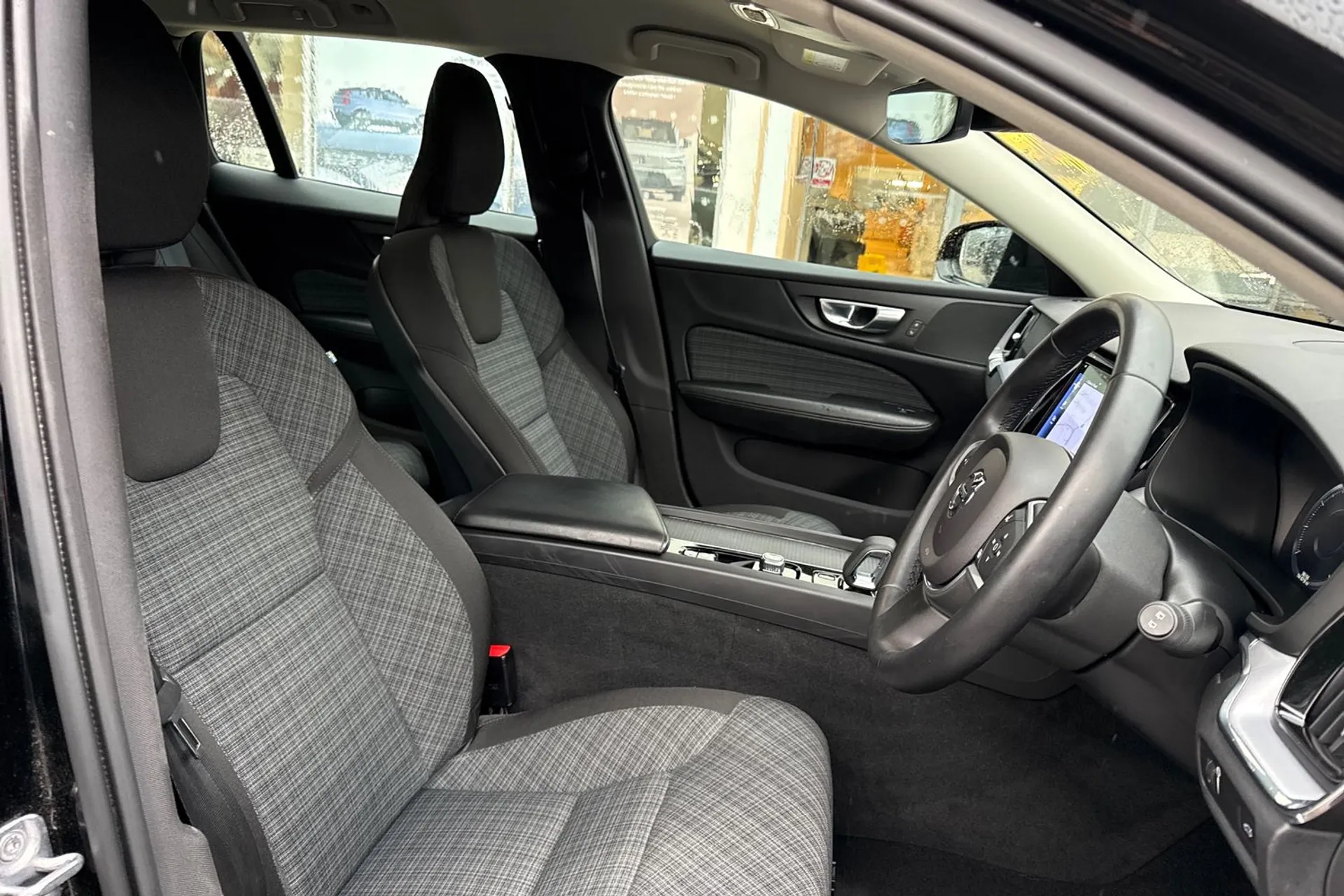 Volvo V60 thumbnail image number 23