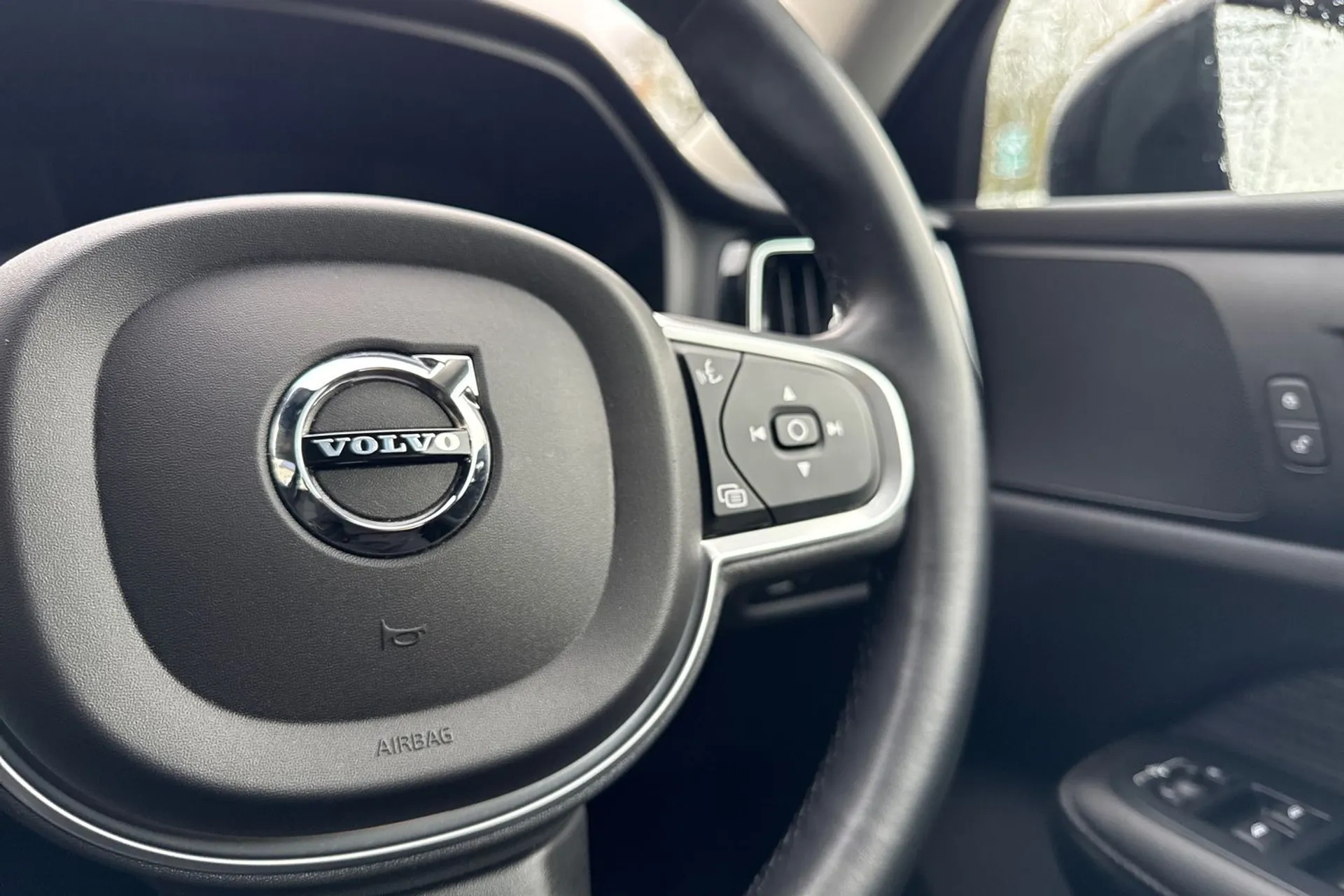 Volvo V60 thumbnail image number 35