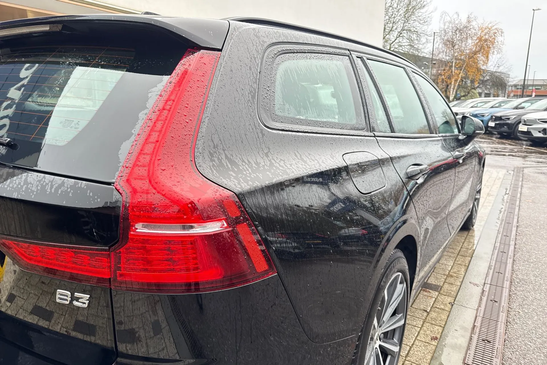 Volvo V60 thumbnail image number 11
