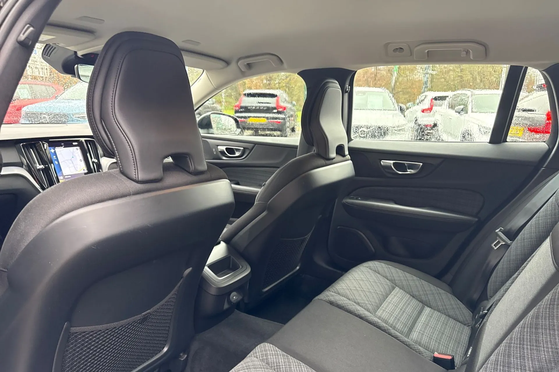 Volvo V60 thumbnail image number 28