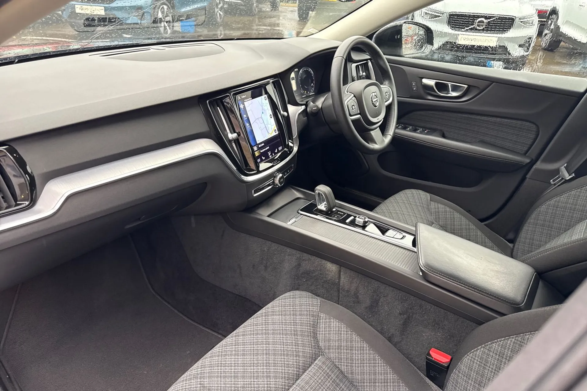 Volvo V60 thumbnail image number 24