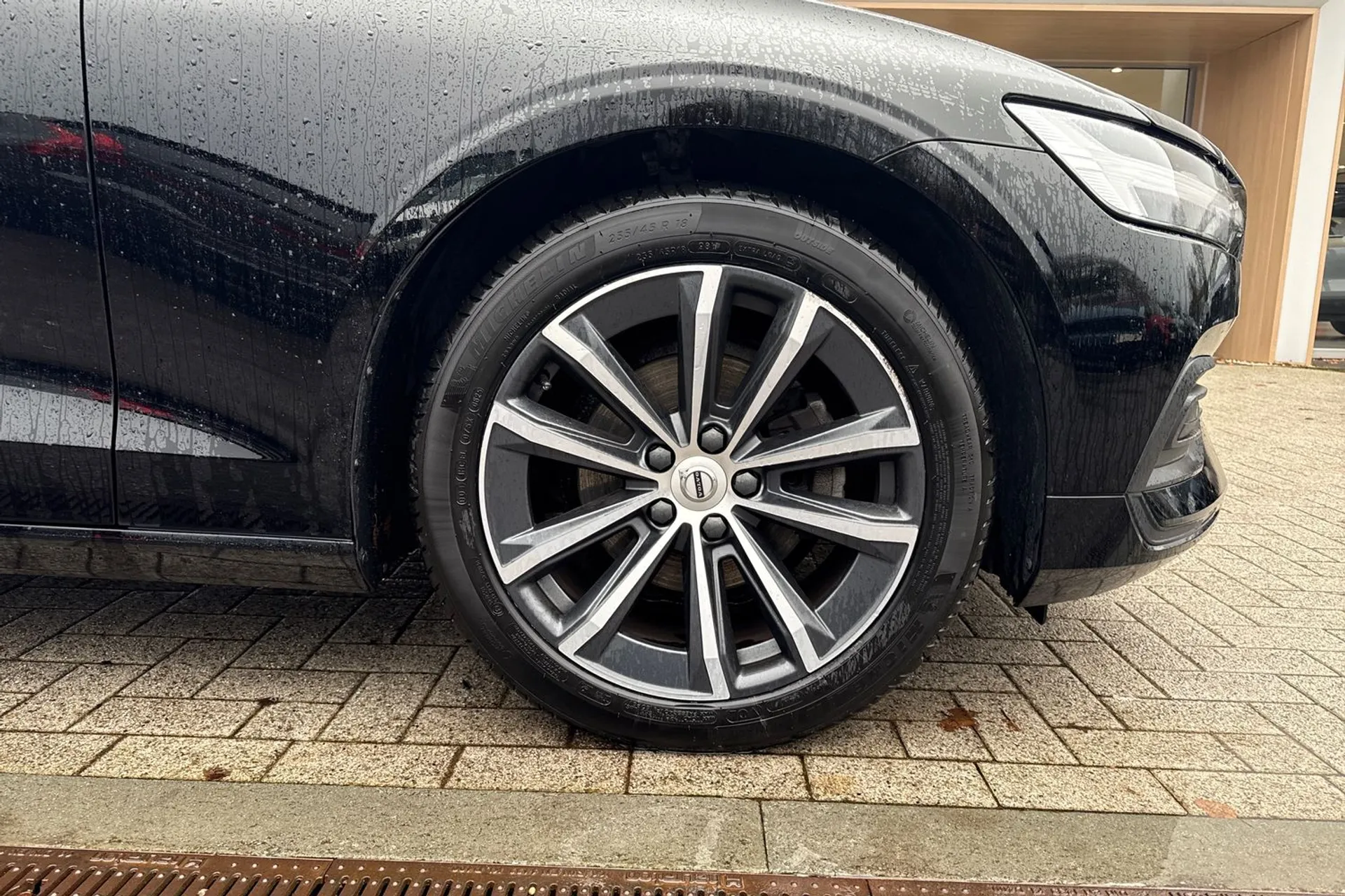 Volvo V60 thumbnail image number 10