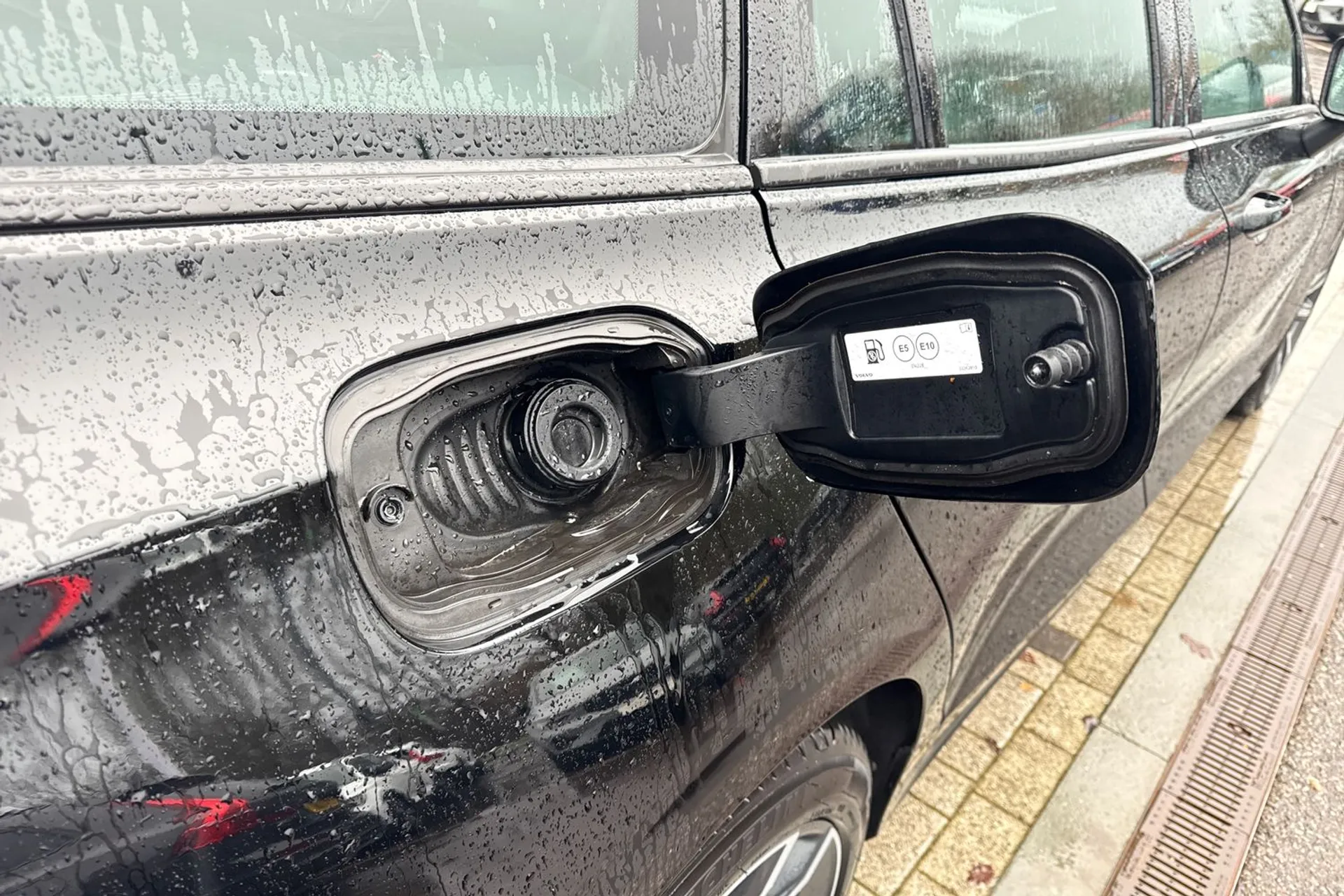 Volvo V60 thumbnail image number 15