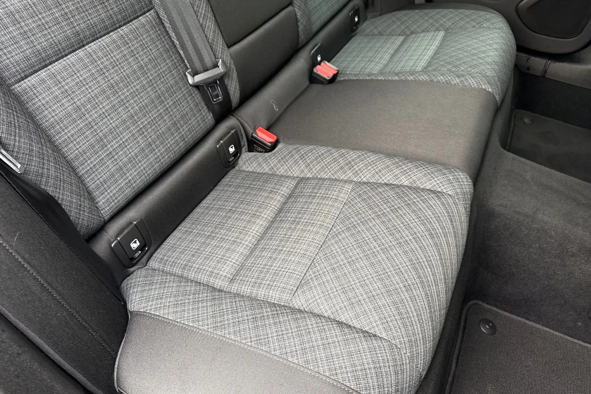 Volvo V60 thumbnail image number 21