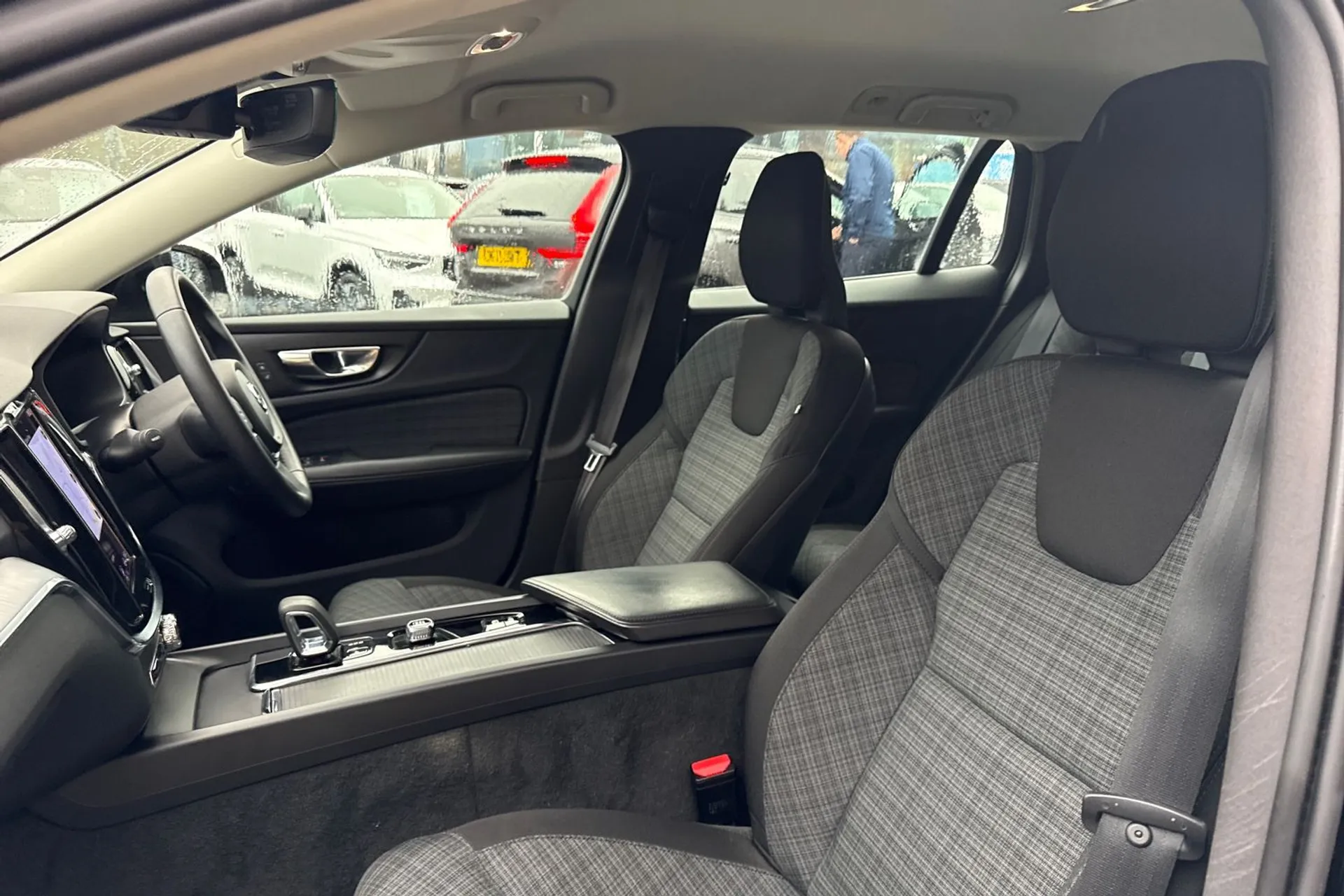 Volvo V60 thumbnail image number 25