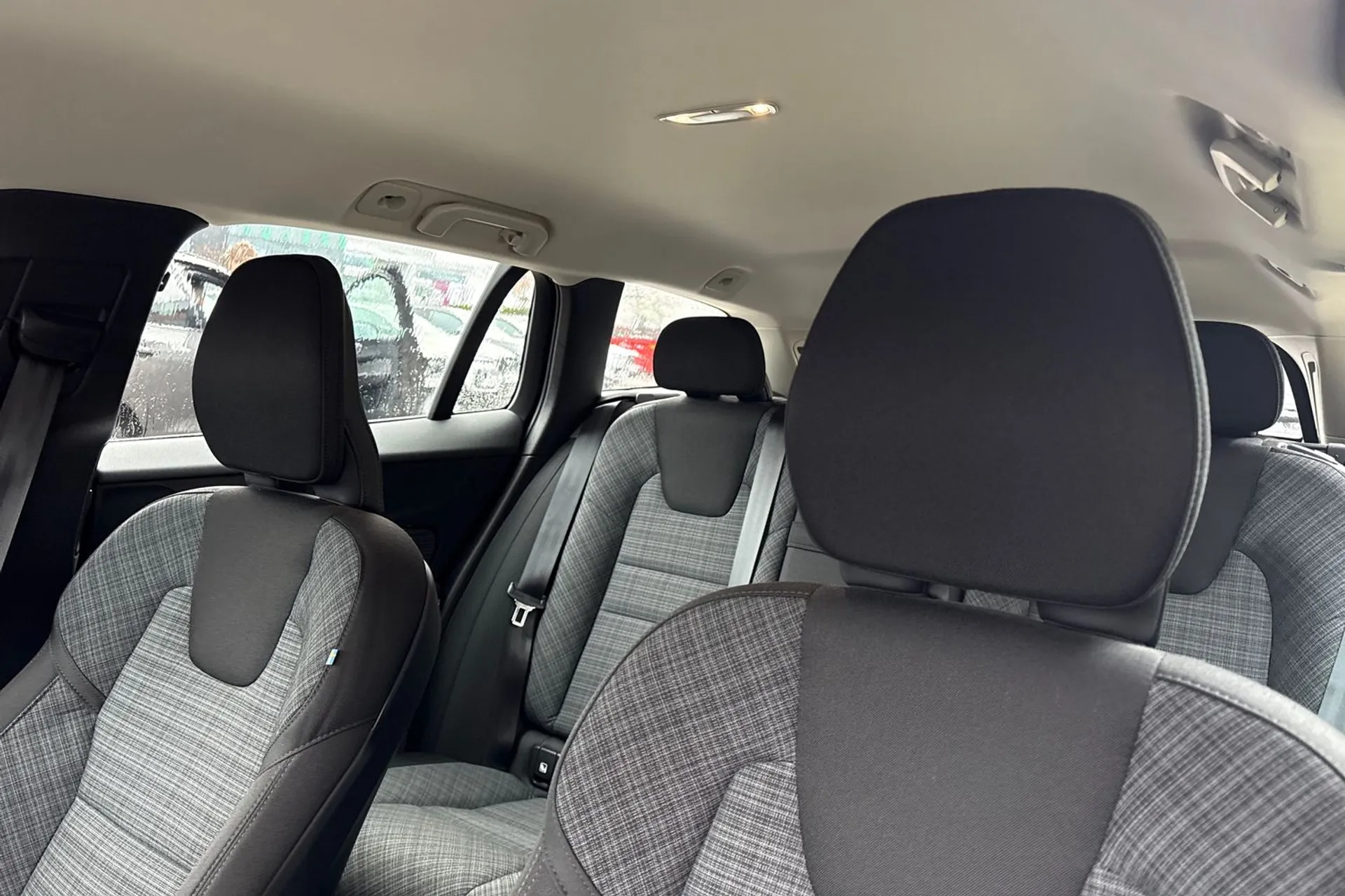 Volvo V60 thumbnail image number 26