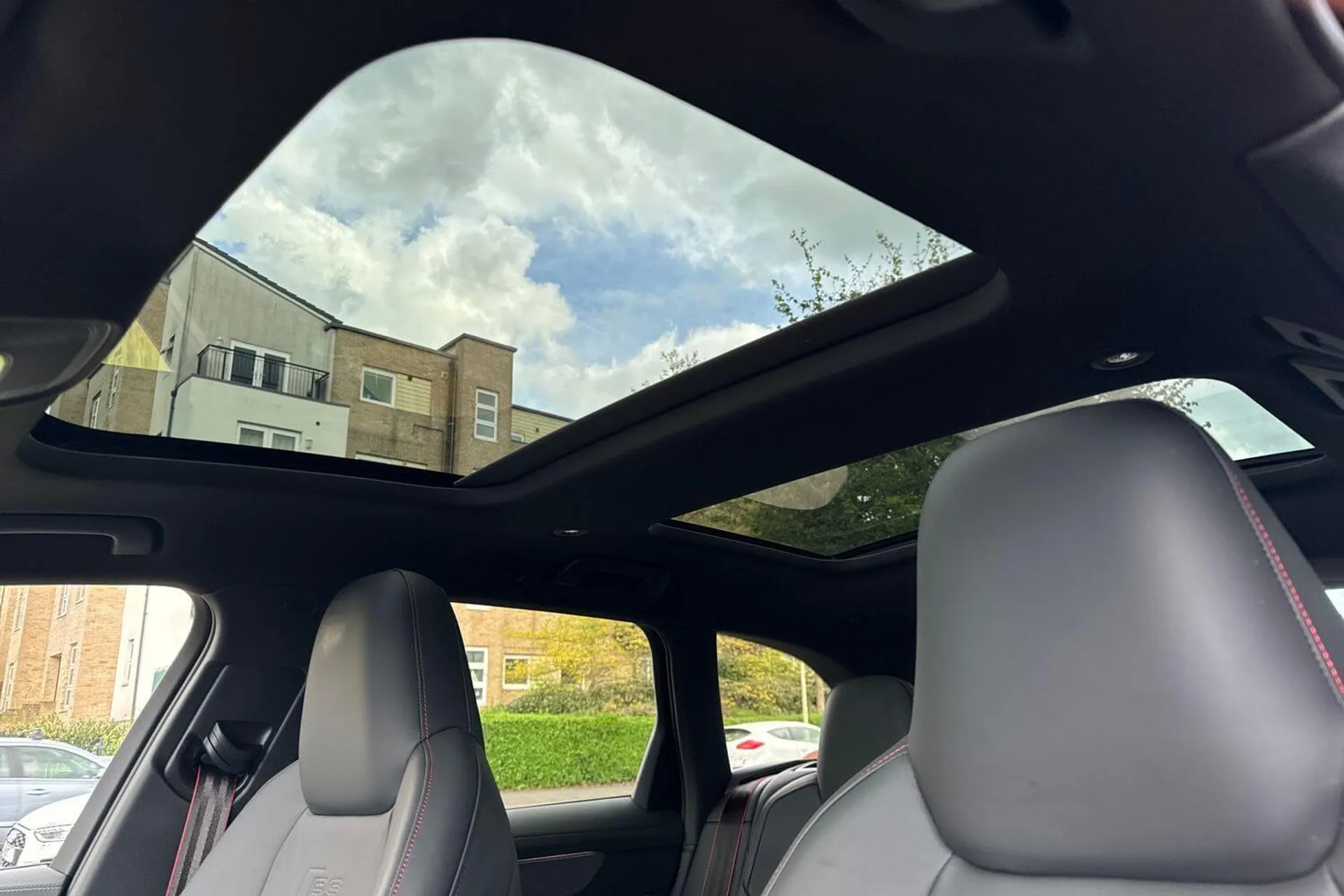 Audi RS6 thumbnail image number 3