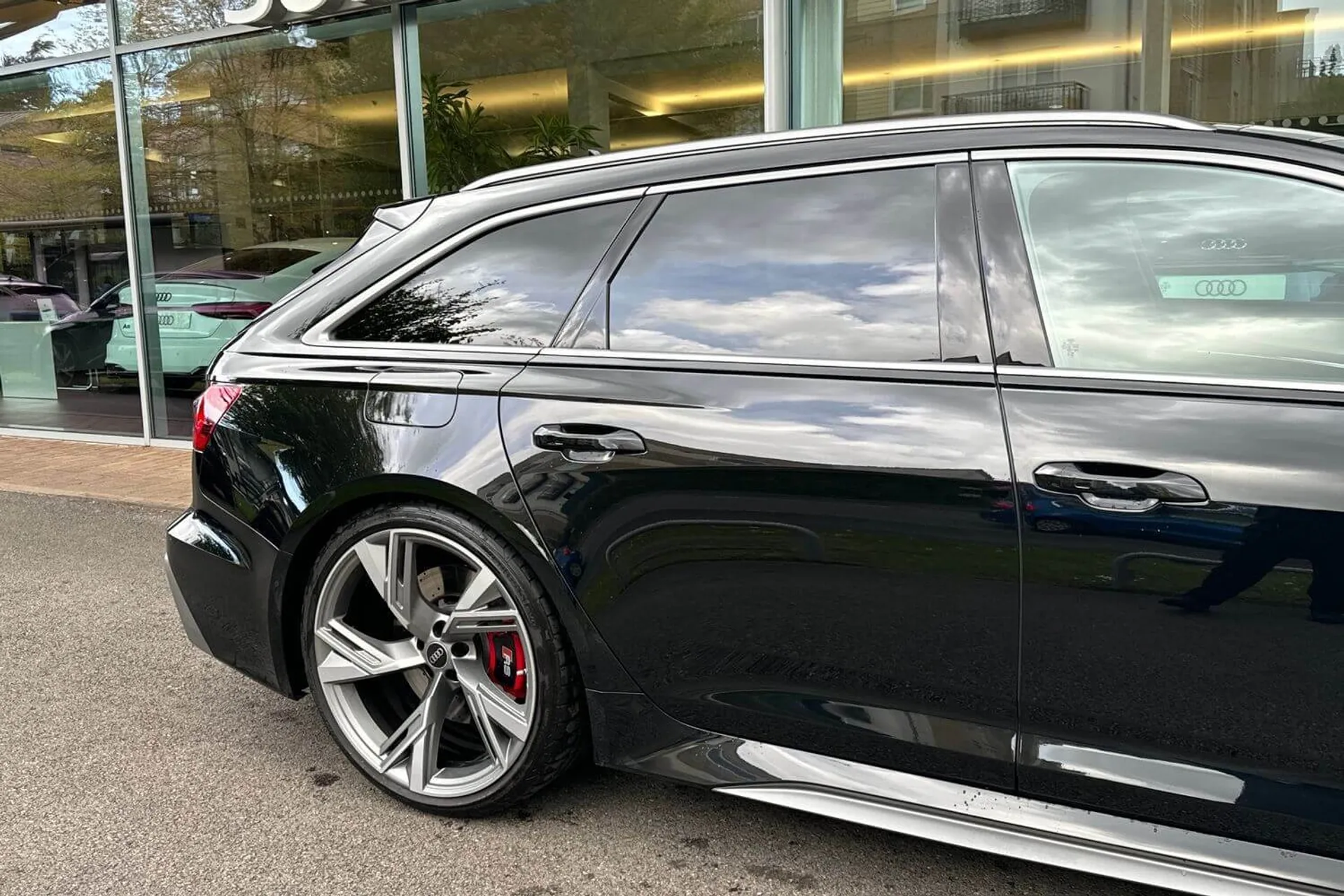 Audi RS6 thumbnail image number 14