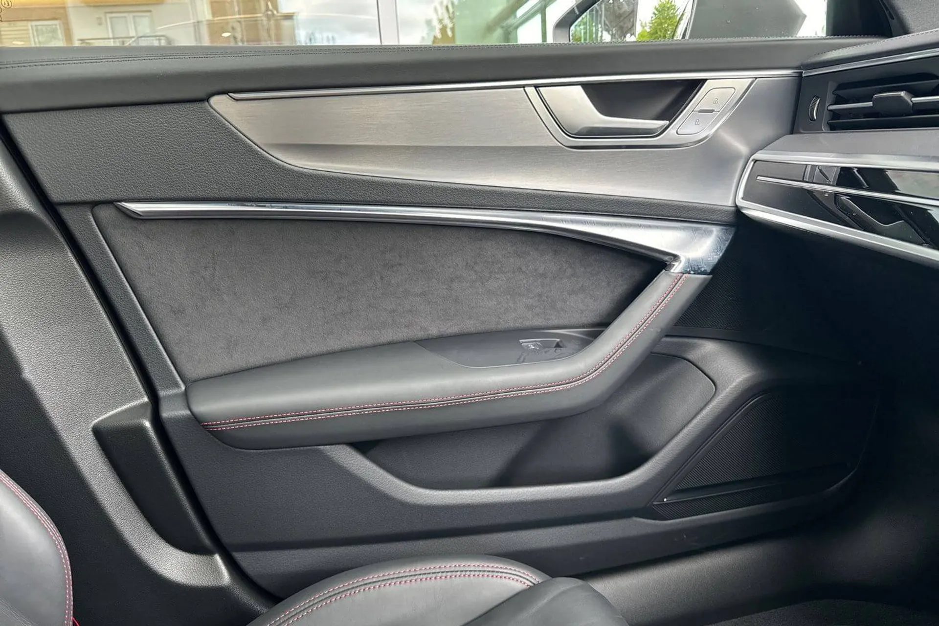 Audi RS6 thumbnail image number 58