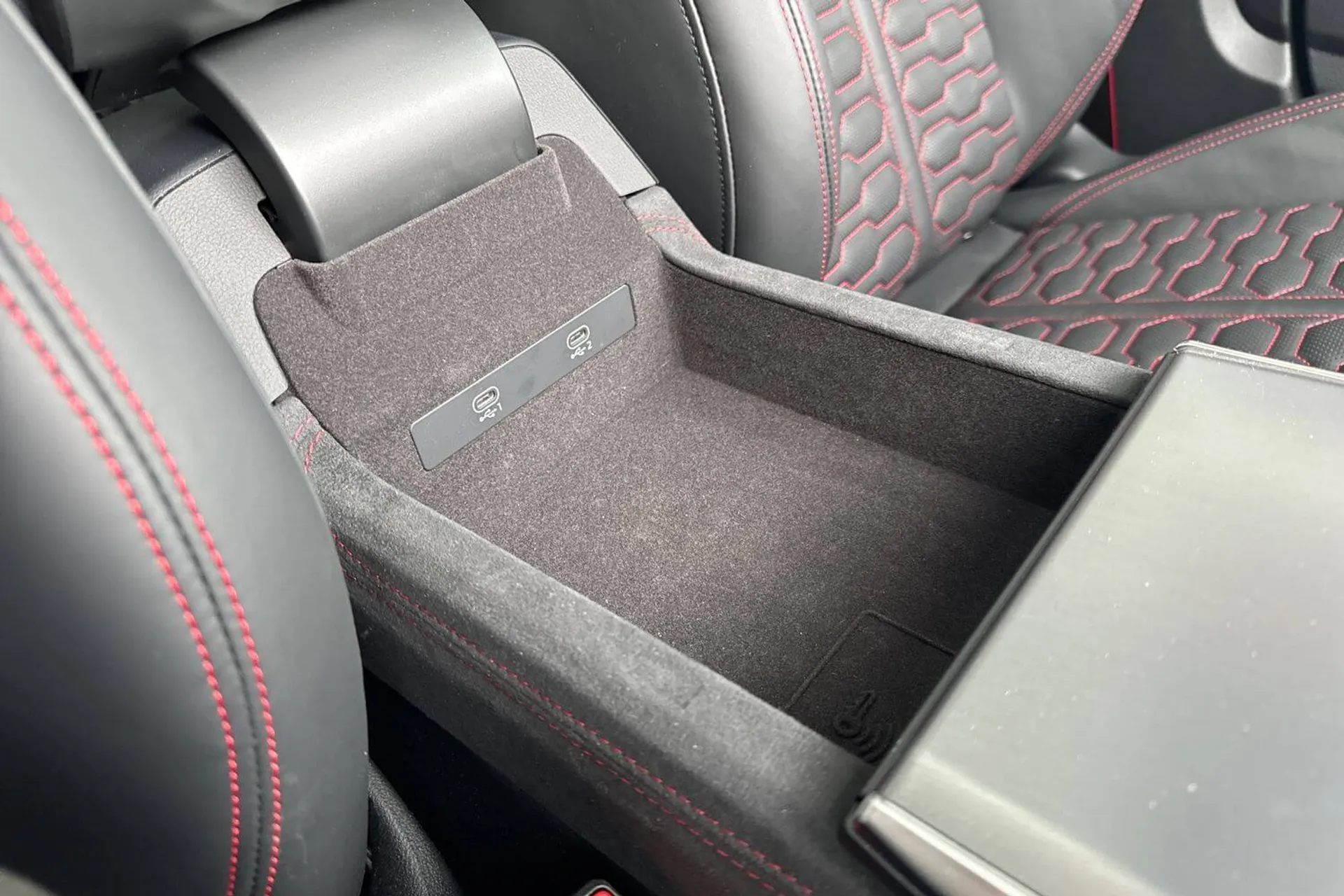 Audi RS6 thumbnail image number 63