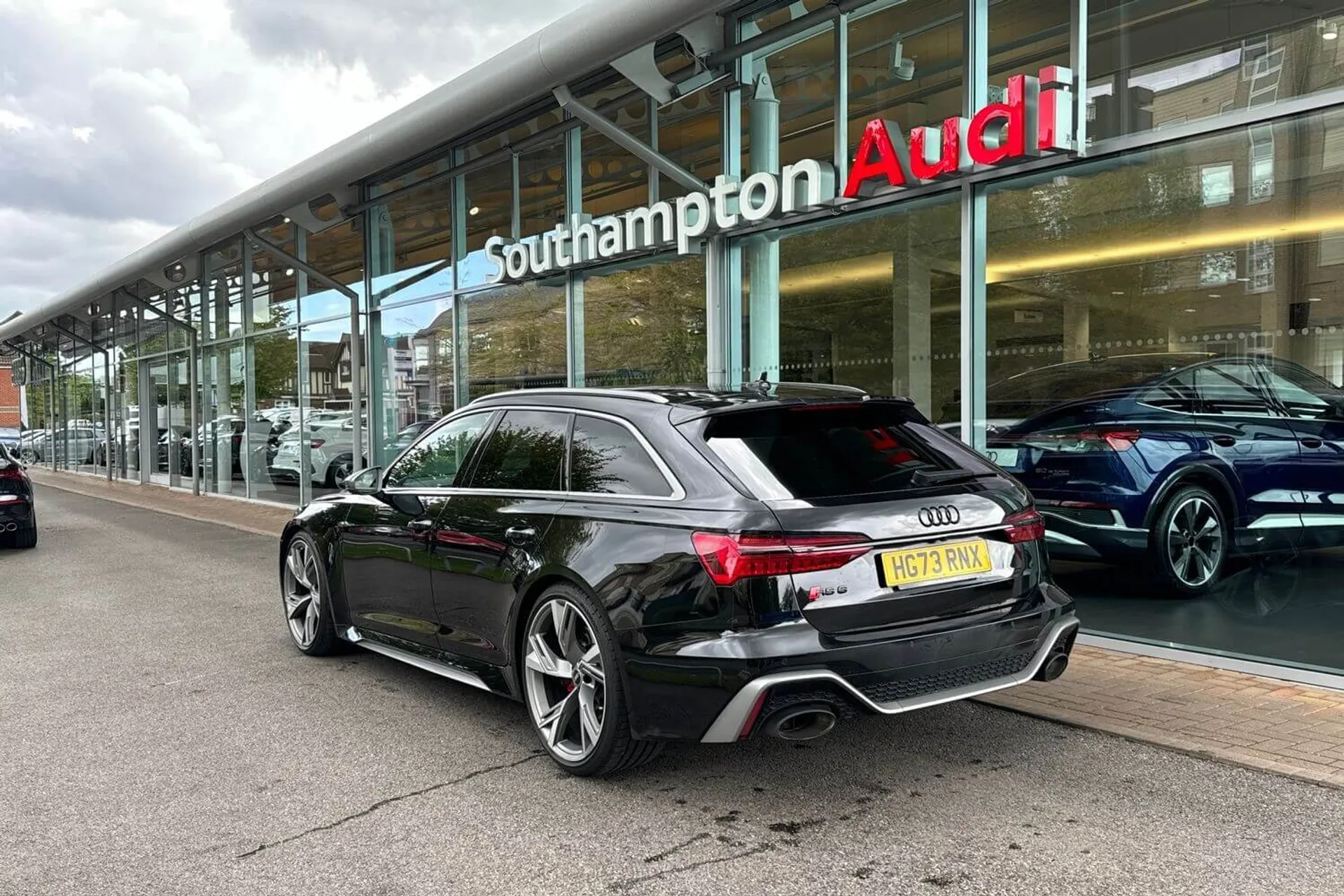 Audi RS6 thumbnail image number 9