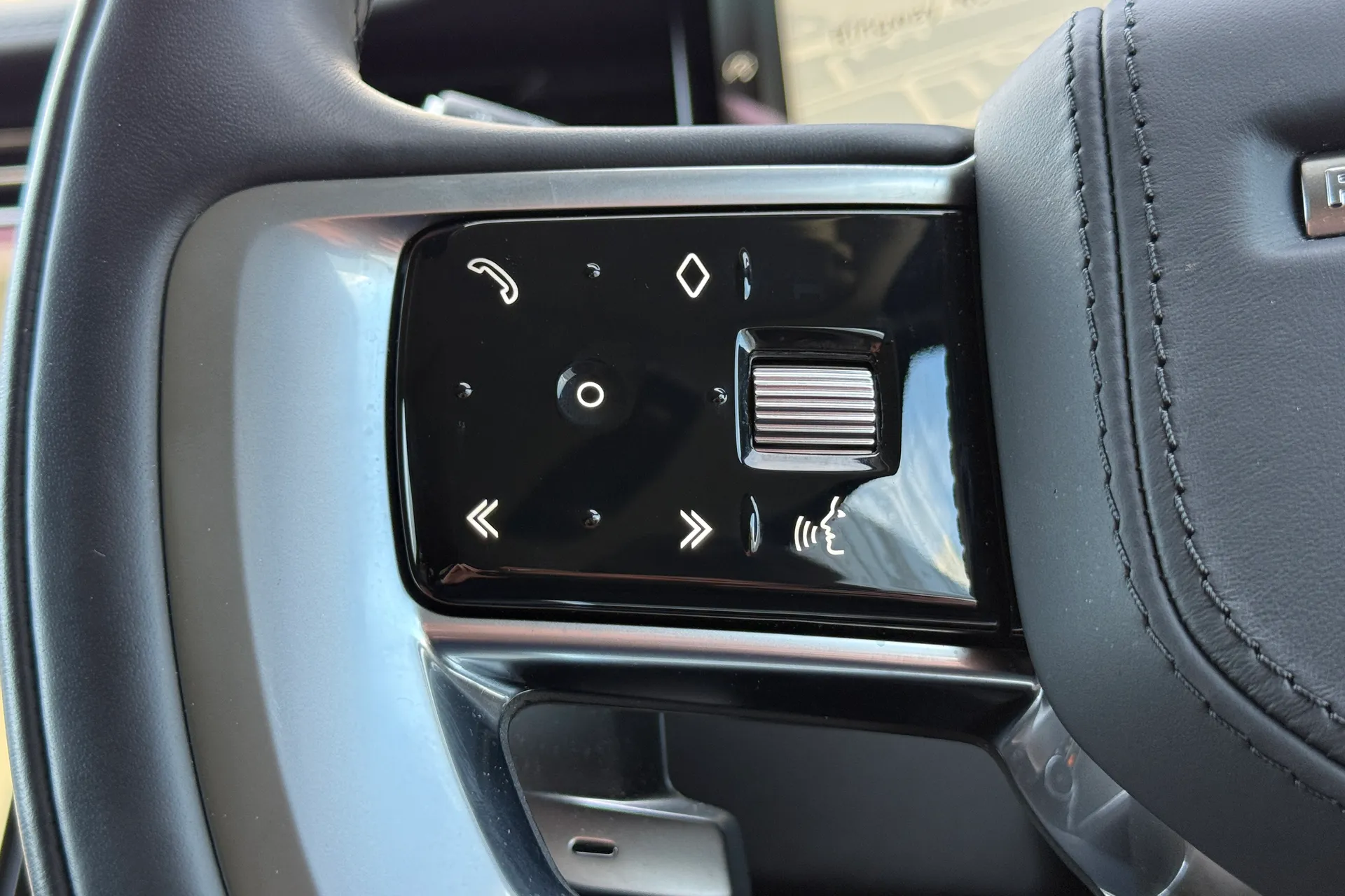 LAND ROVER RANGE ROVER thumbnail image number 30