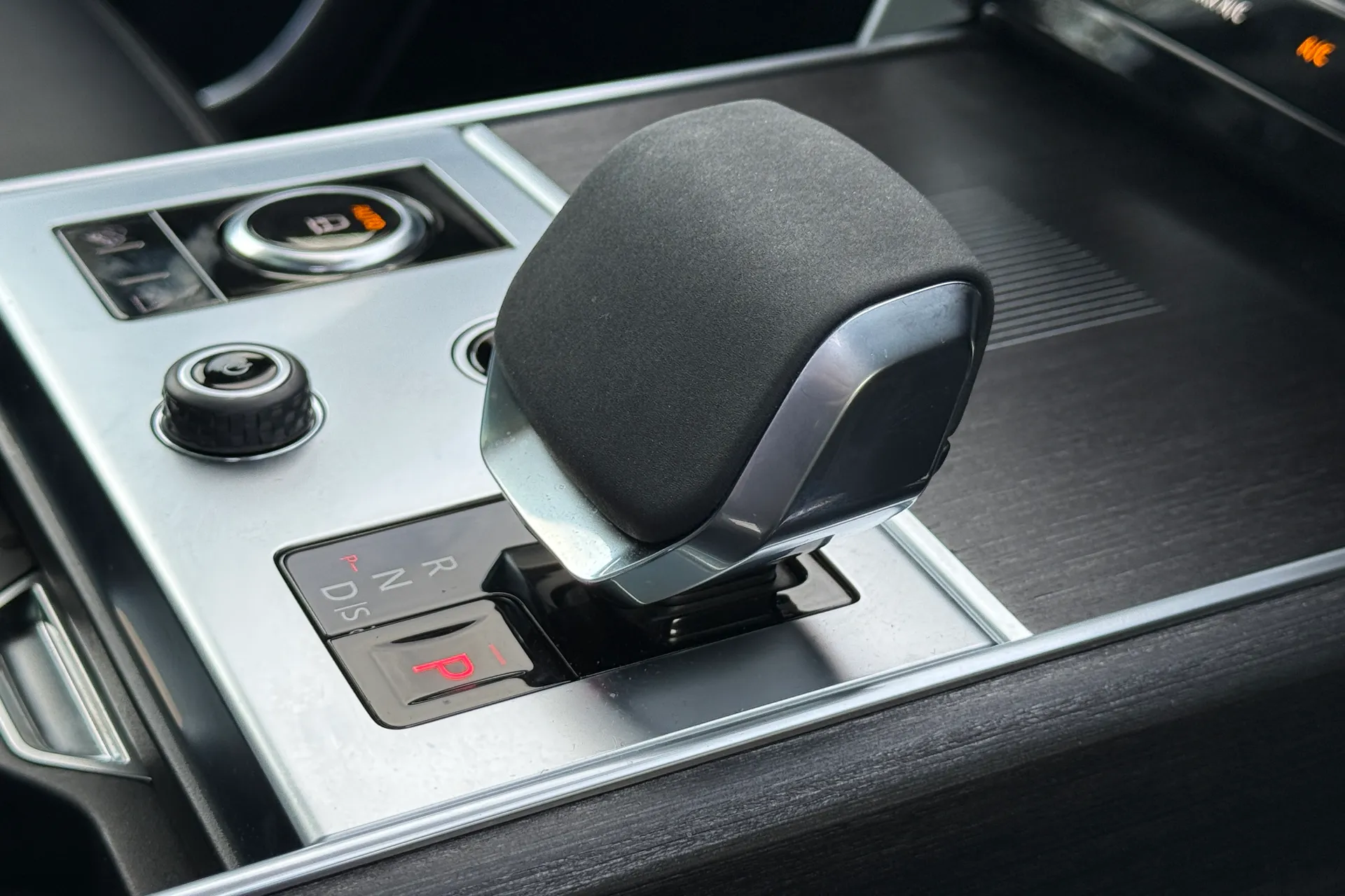 LAND ROVER RANGE ROVER thumbnail image number 21