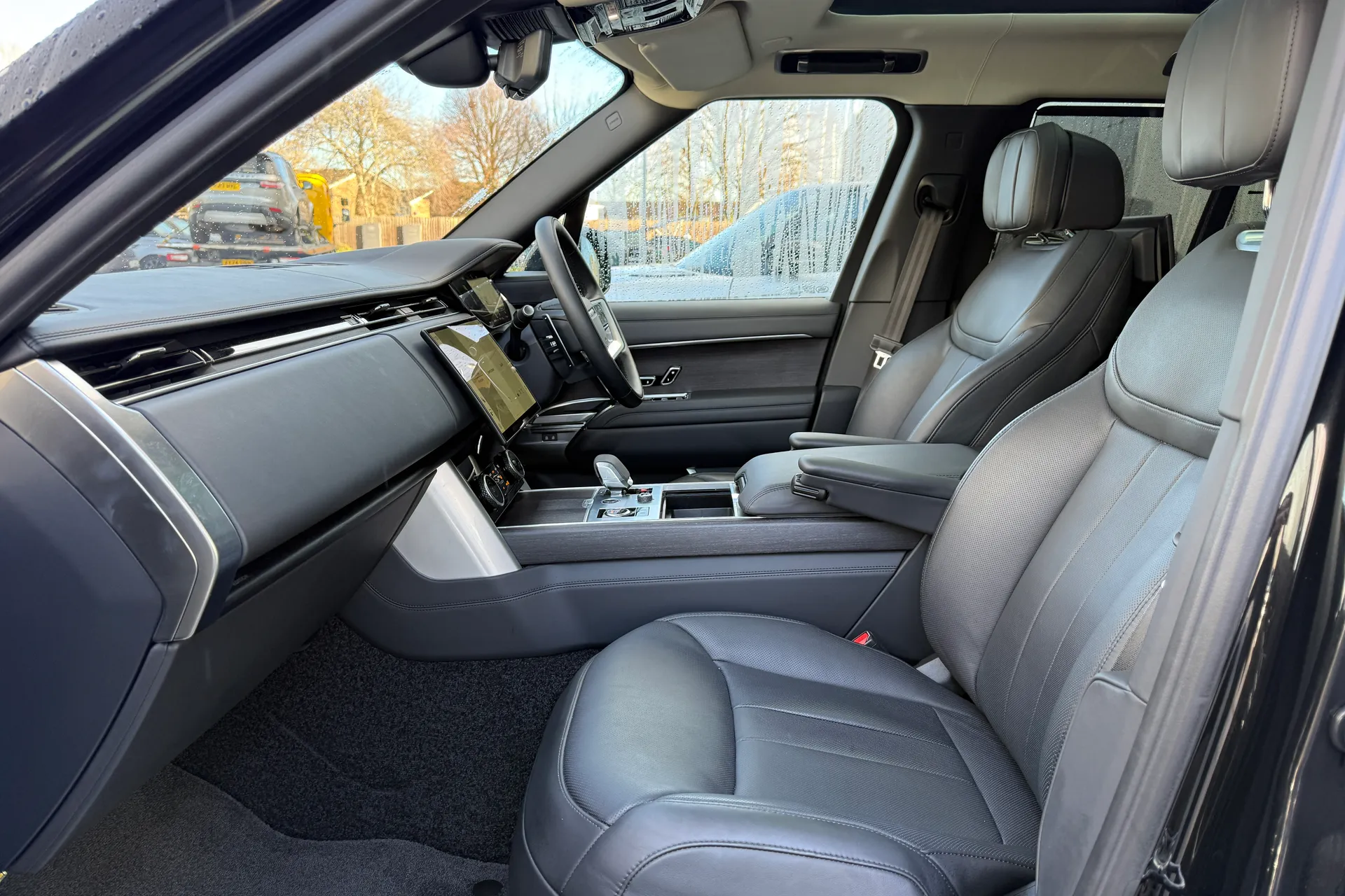 LAND ROVER RANGE ROVER thumbnail image number 10