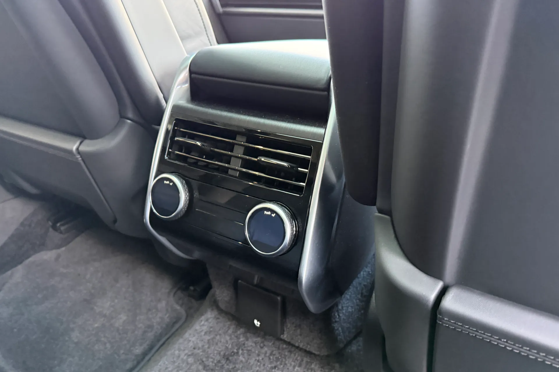 LAND ROVER RANGE ROVER thumbnail image number 41