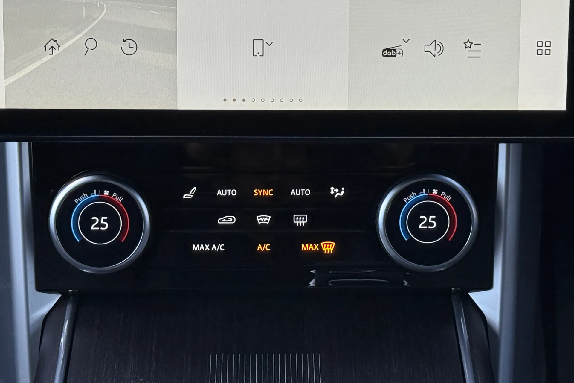 LAND ROVER RANGE ROVER thumbnail image number 16