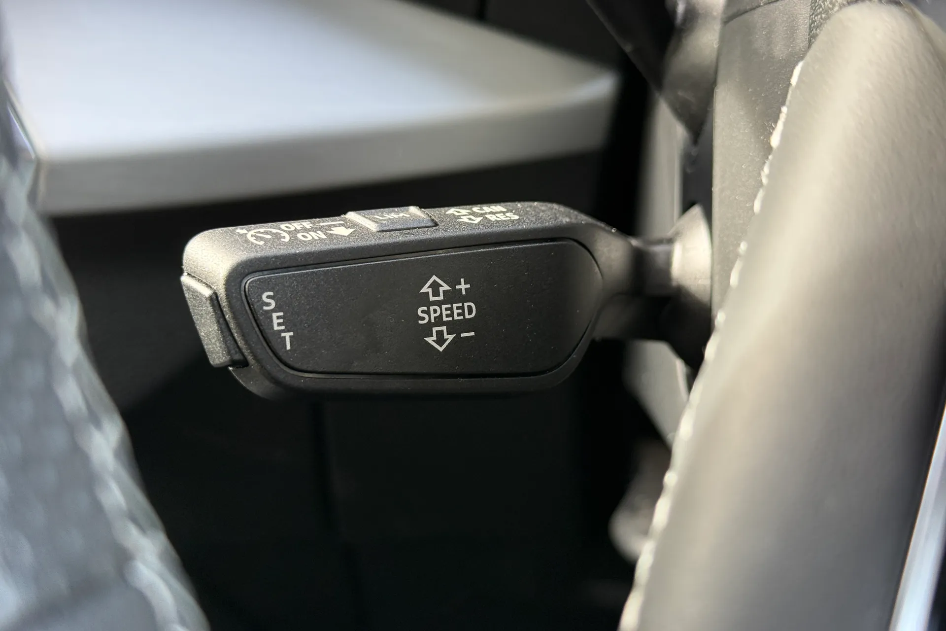 Audi Q2 thumbnail image number 8