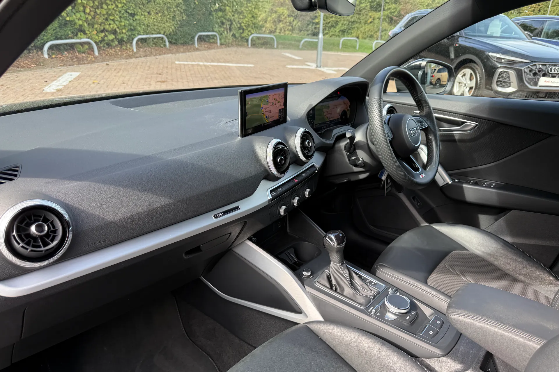 Audi Q2 thumbnail image number 43