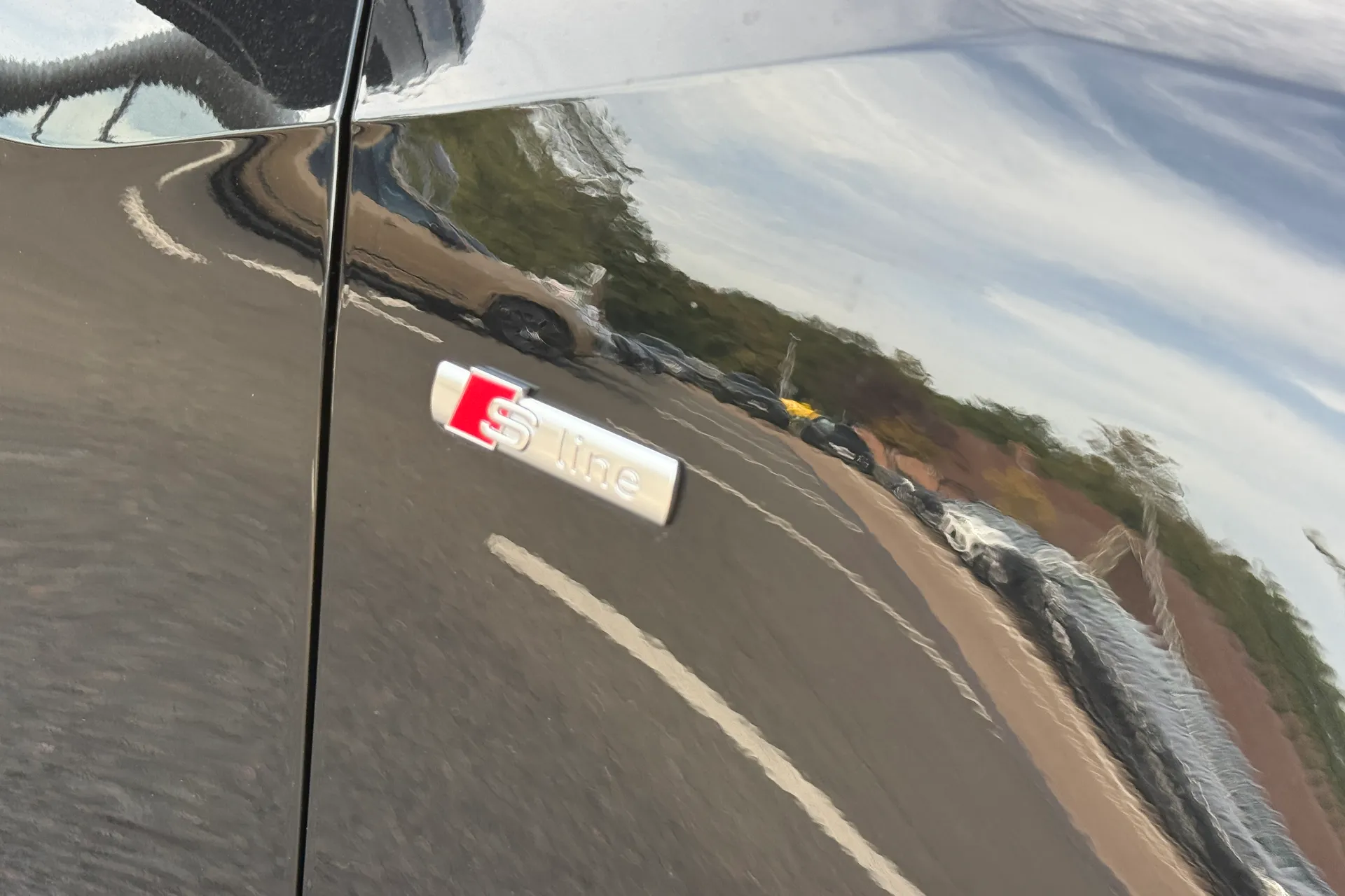 Audi Q2 thumbnail image number 3