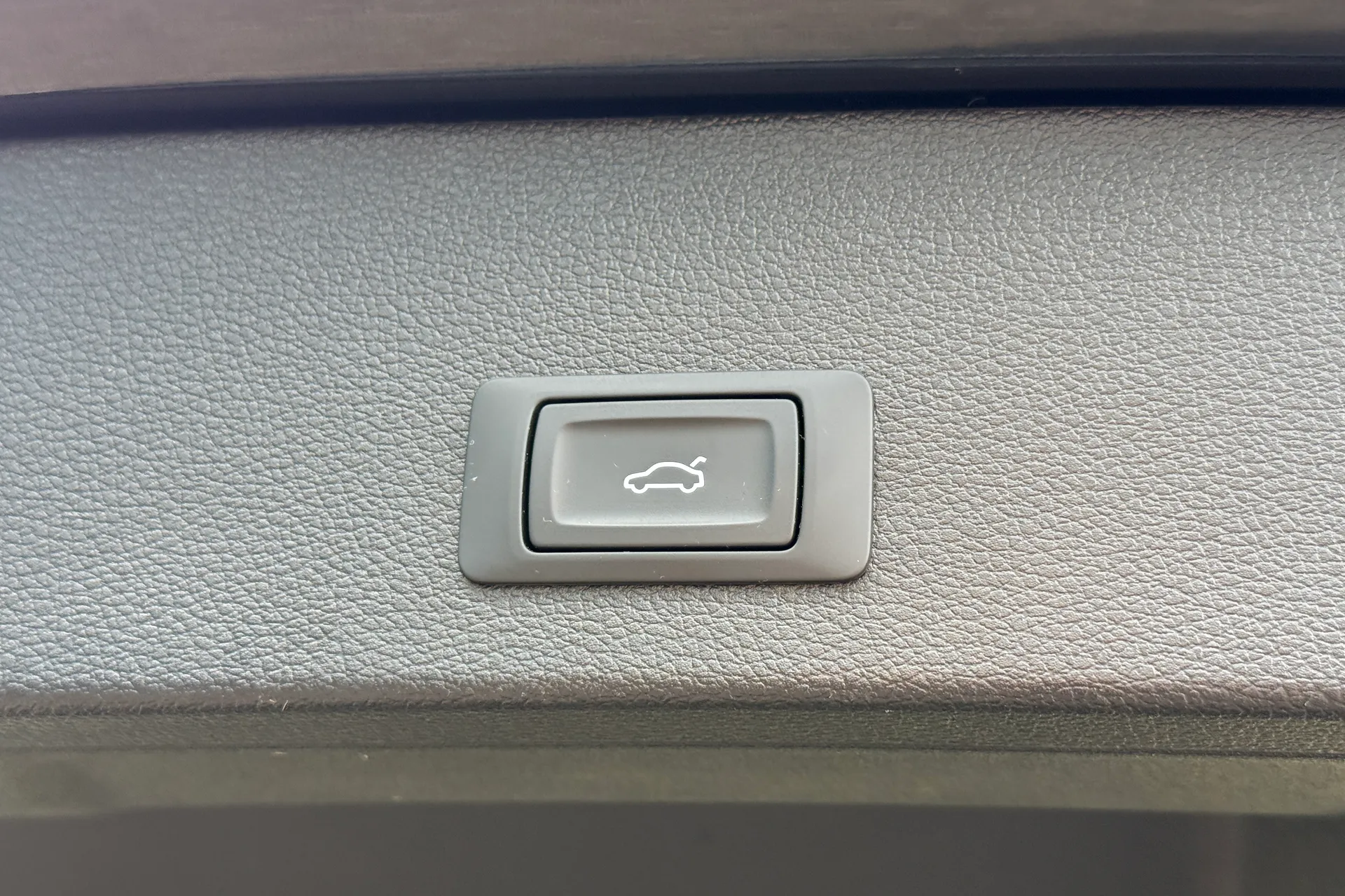 Audi Q2 thumbnail image number 36