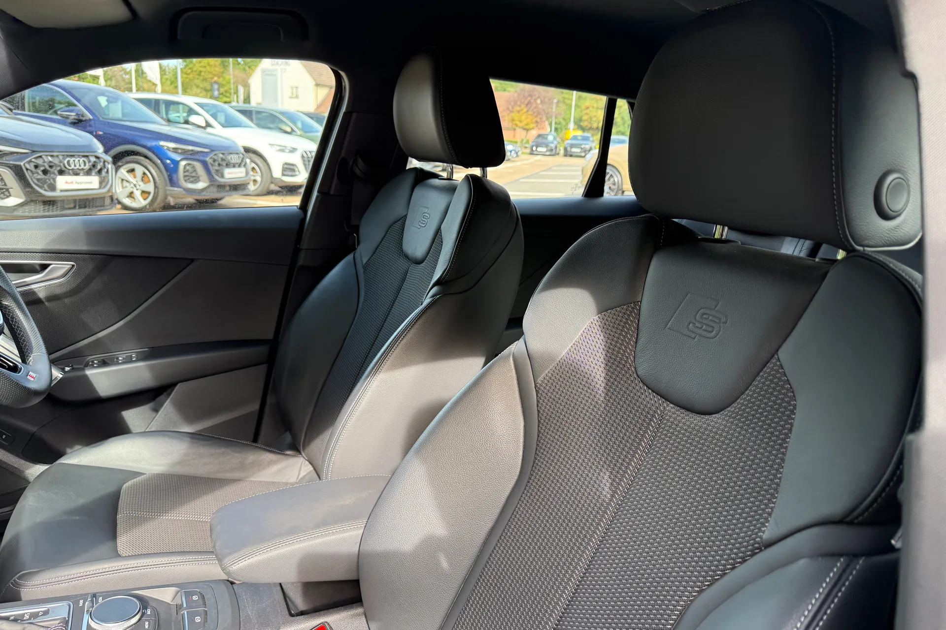Audi Q2 thumbnail image number 44