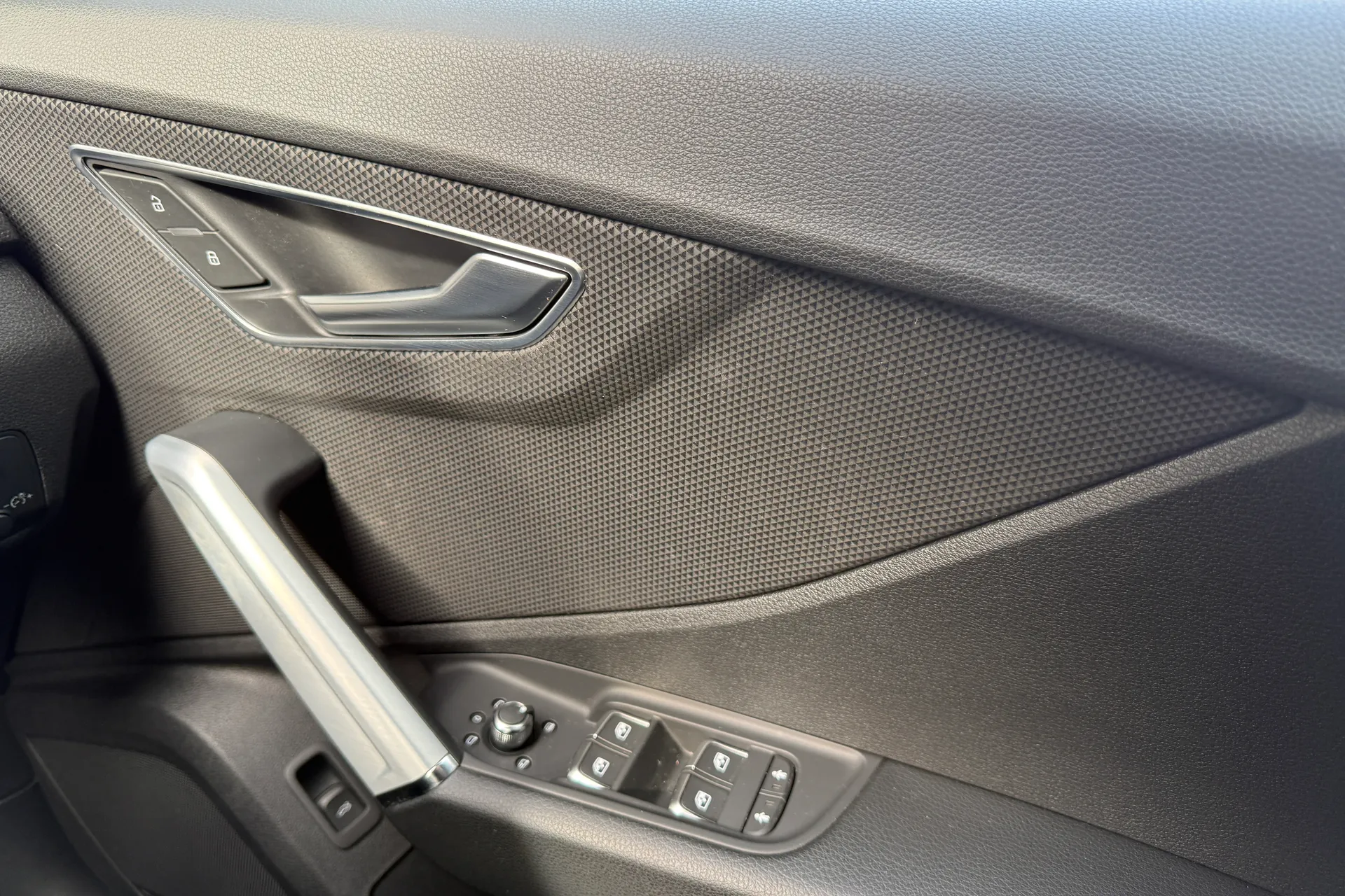 Audi Q2 thumbnail image number 11