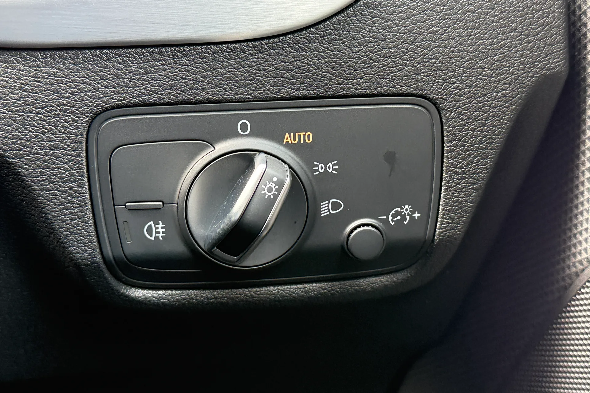 Audi Q2 thumbnail image number 10