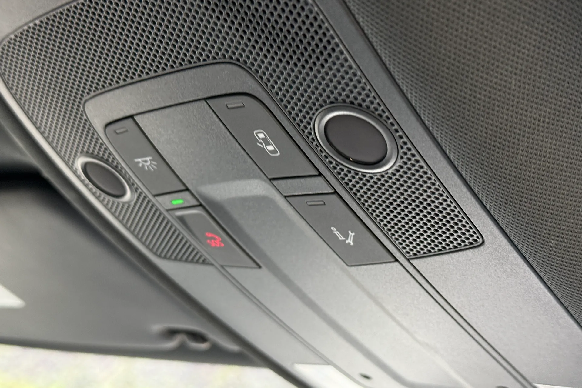 Audi Q2 thumbnail image number 13