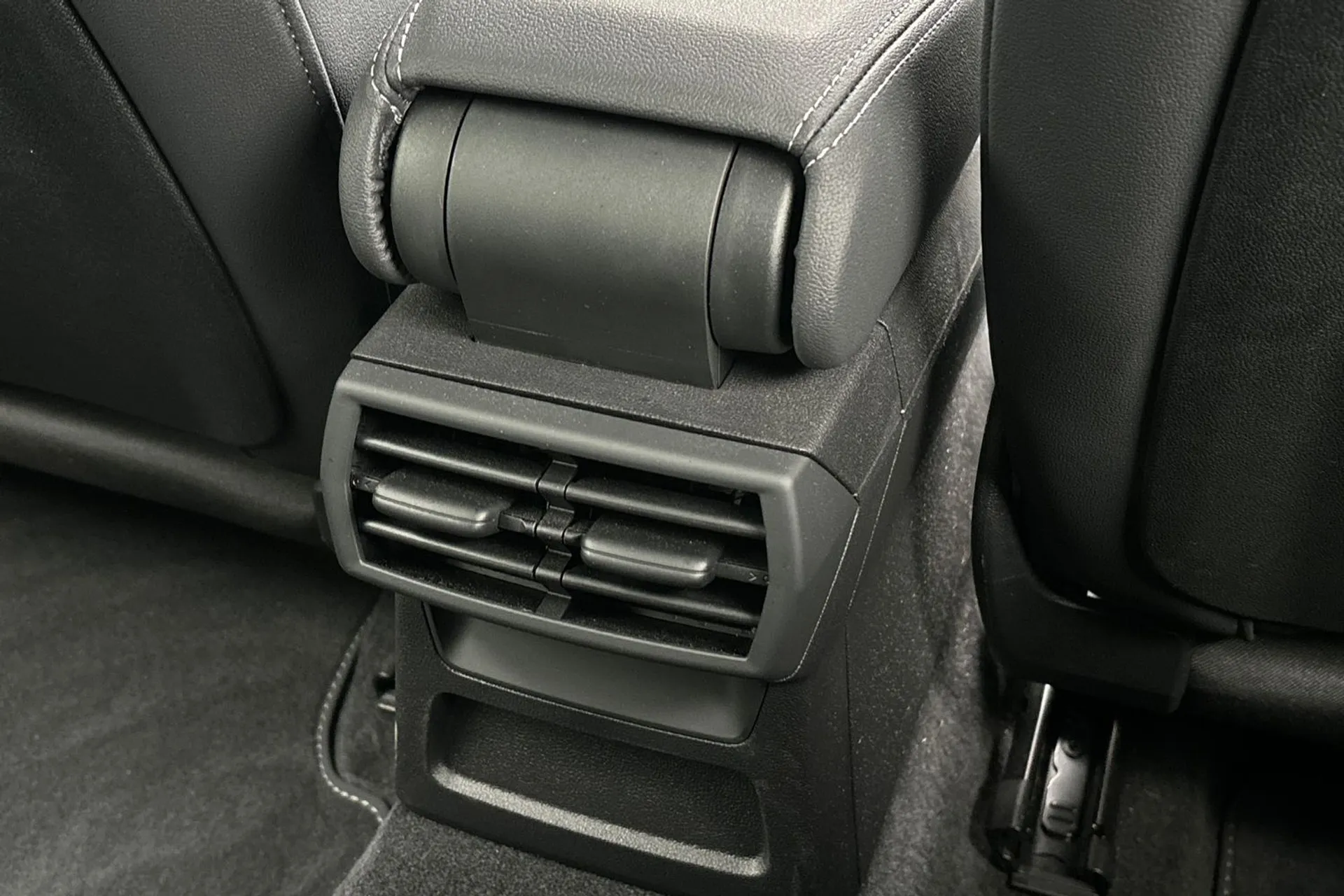Audi A3 thumbnail image number 47