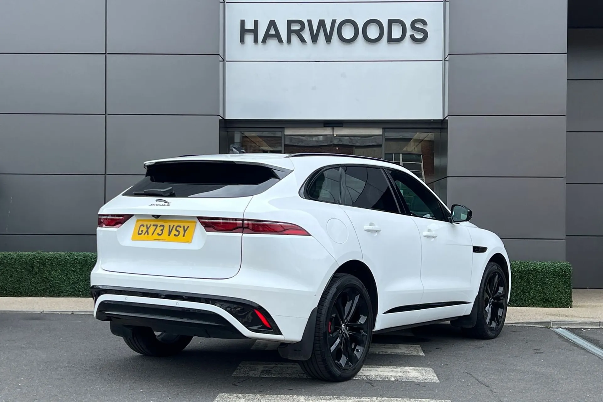 Jaguar F-PACE thumbnail image number 7