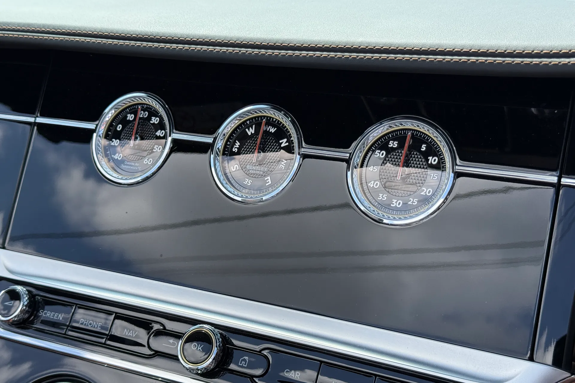 Bentley CONTINENTAL GTC thumbnail image number 39