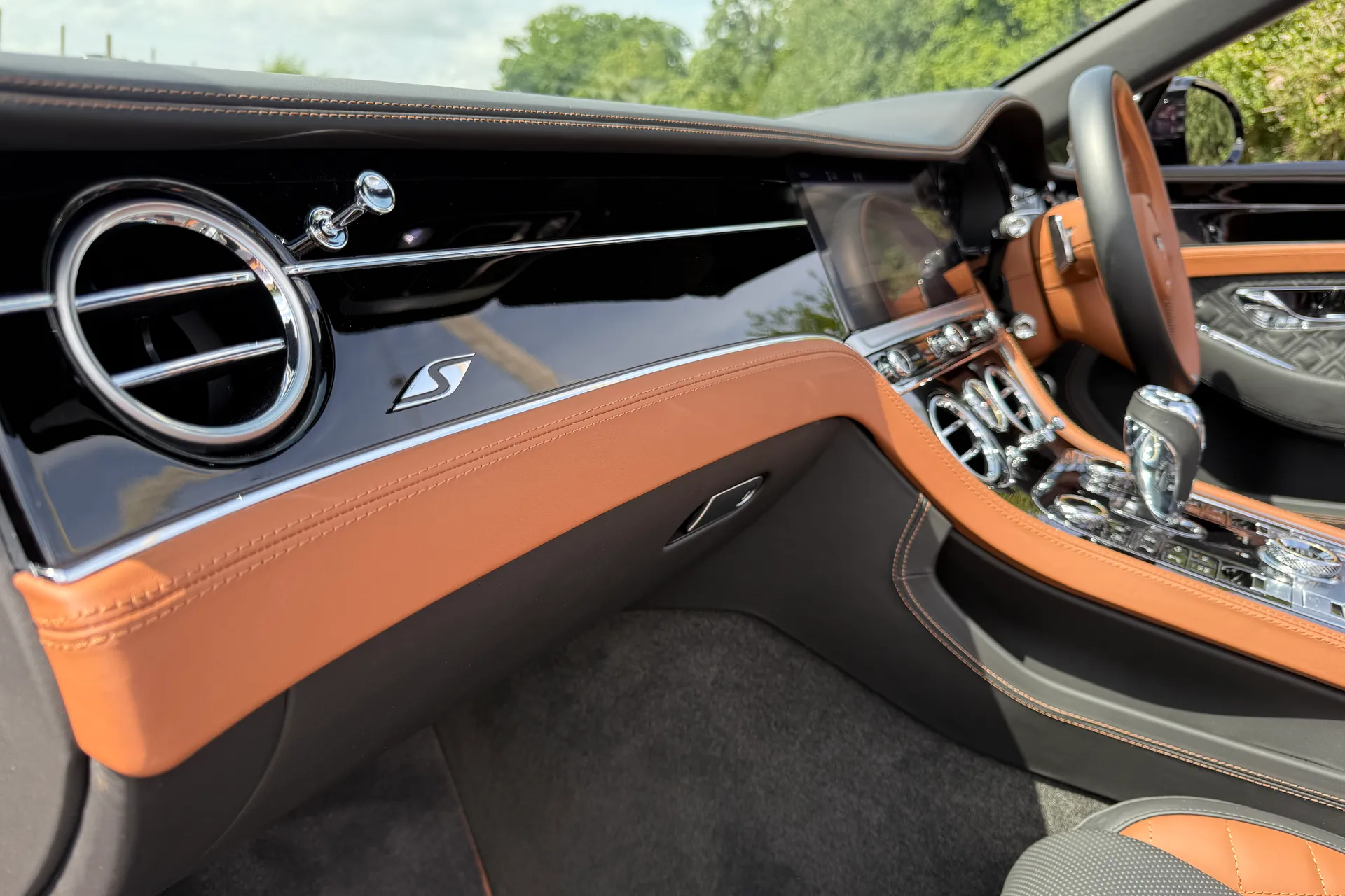 Bentley CONTINENTAL GTC thumbnail image number 26