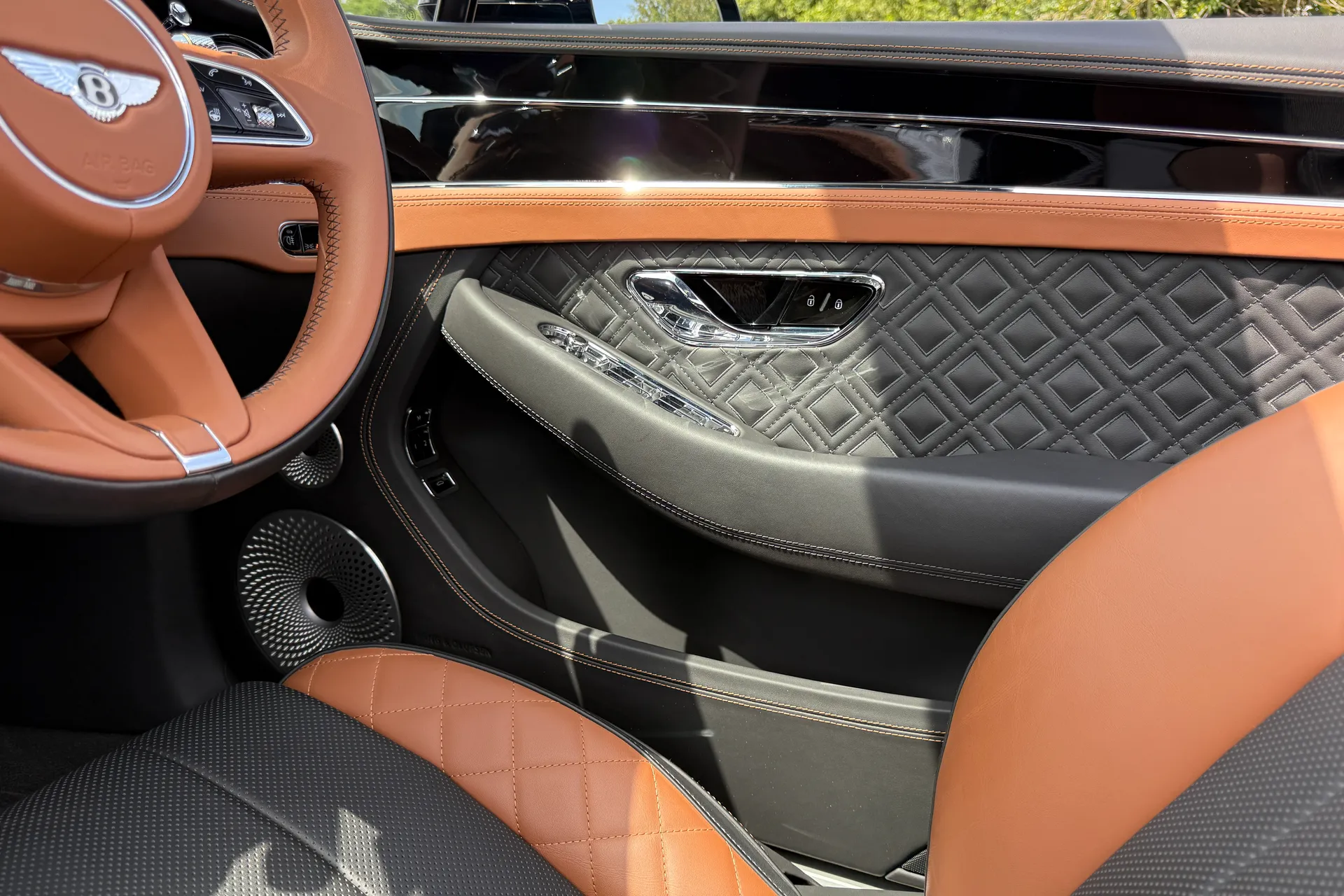 Bentley CONTINENTAL GTC thumbnail image number 31