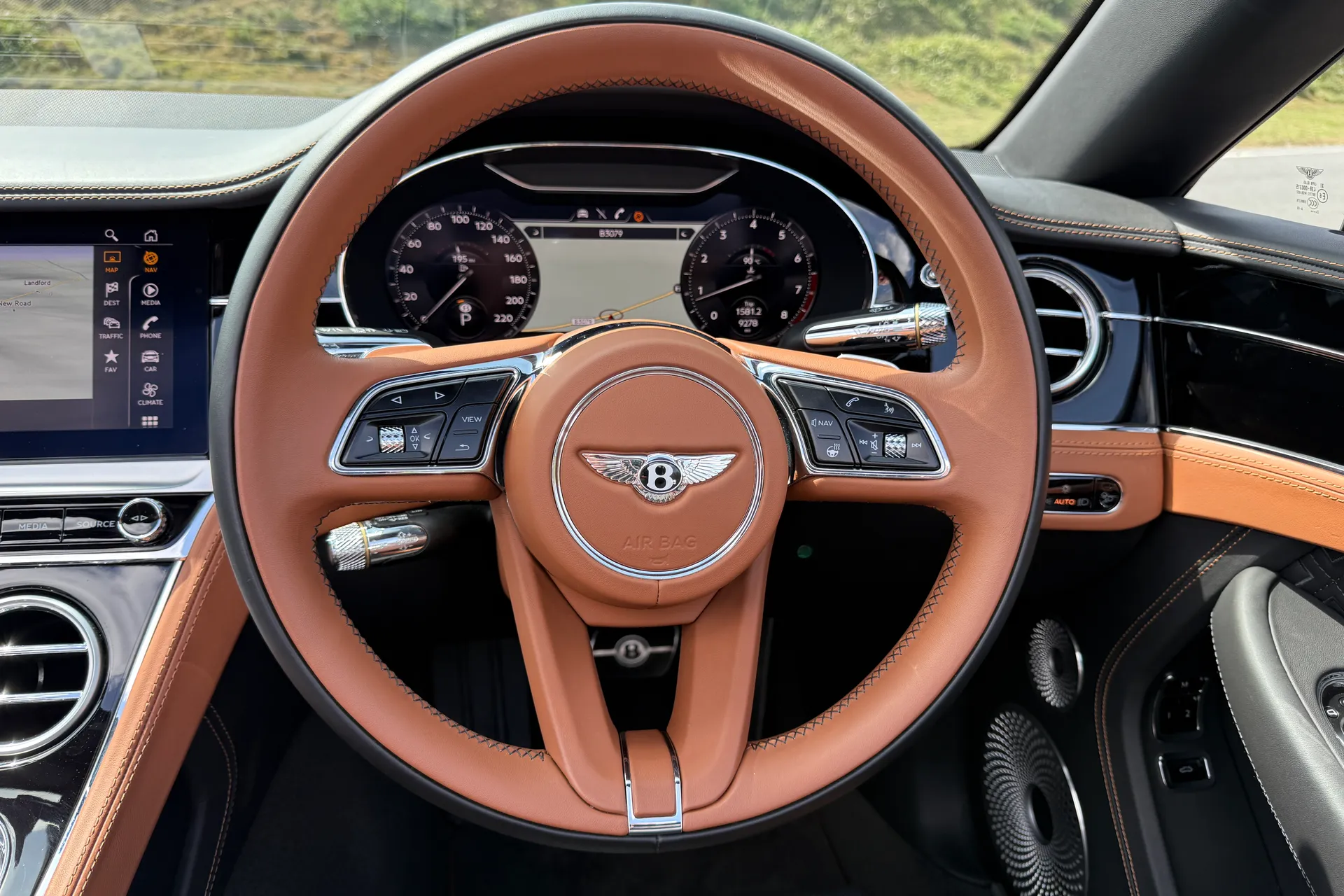 Bentley CONTINENTAL GTC thumbnail image number 35
