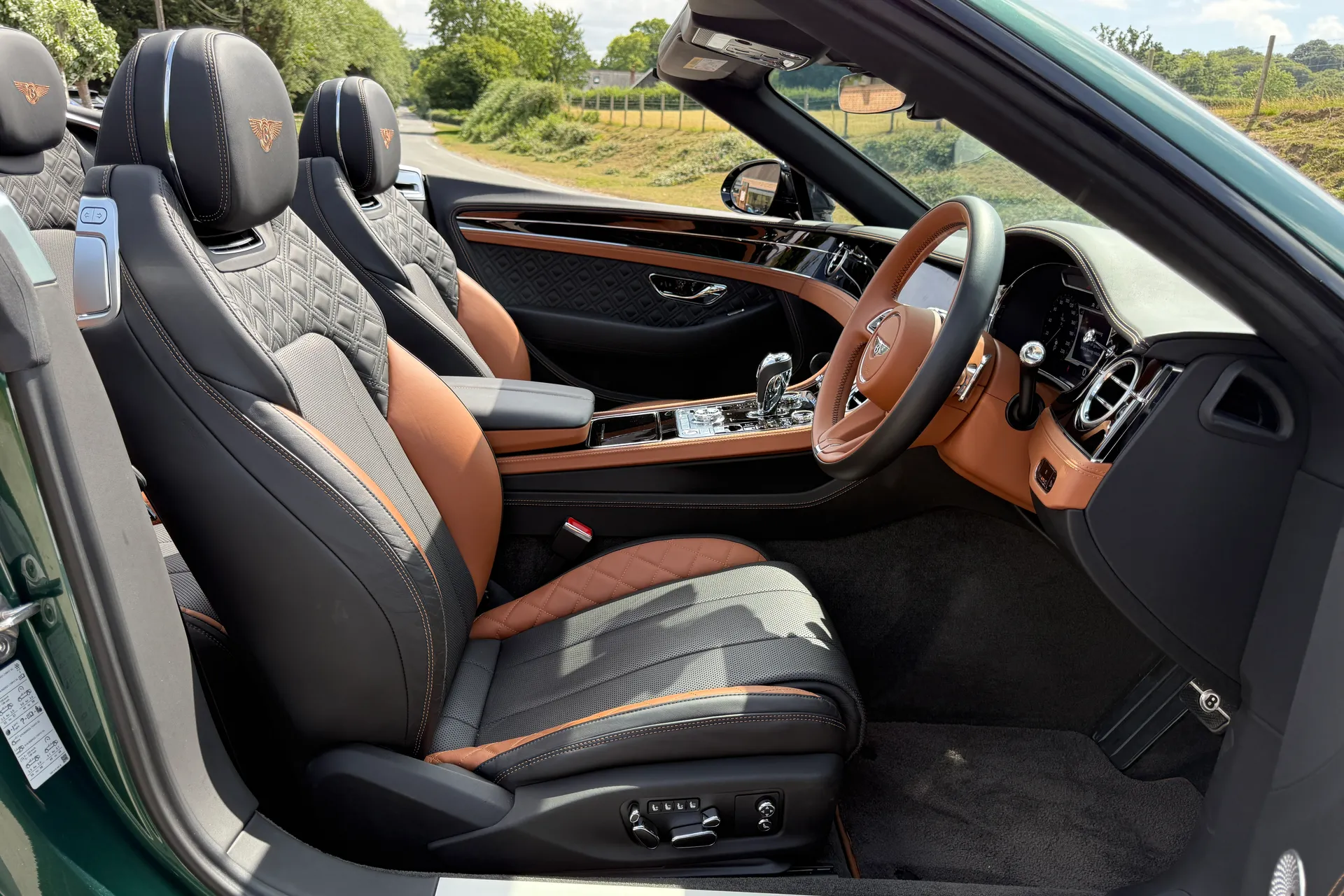Bentley CONTINENTAL GTC thumbnail image number 21