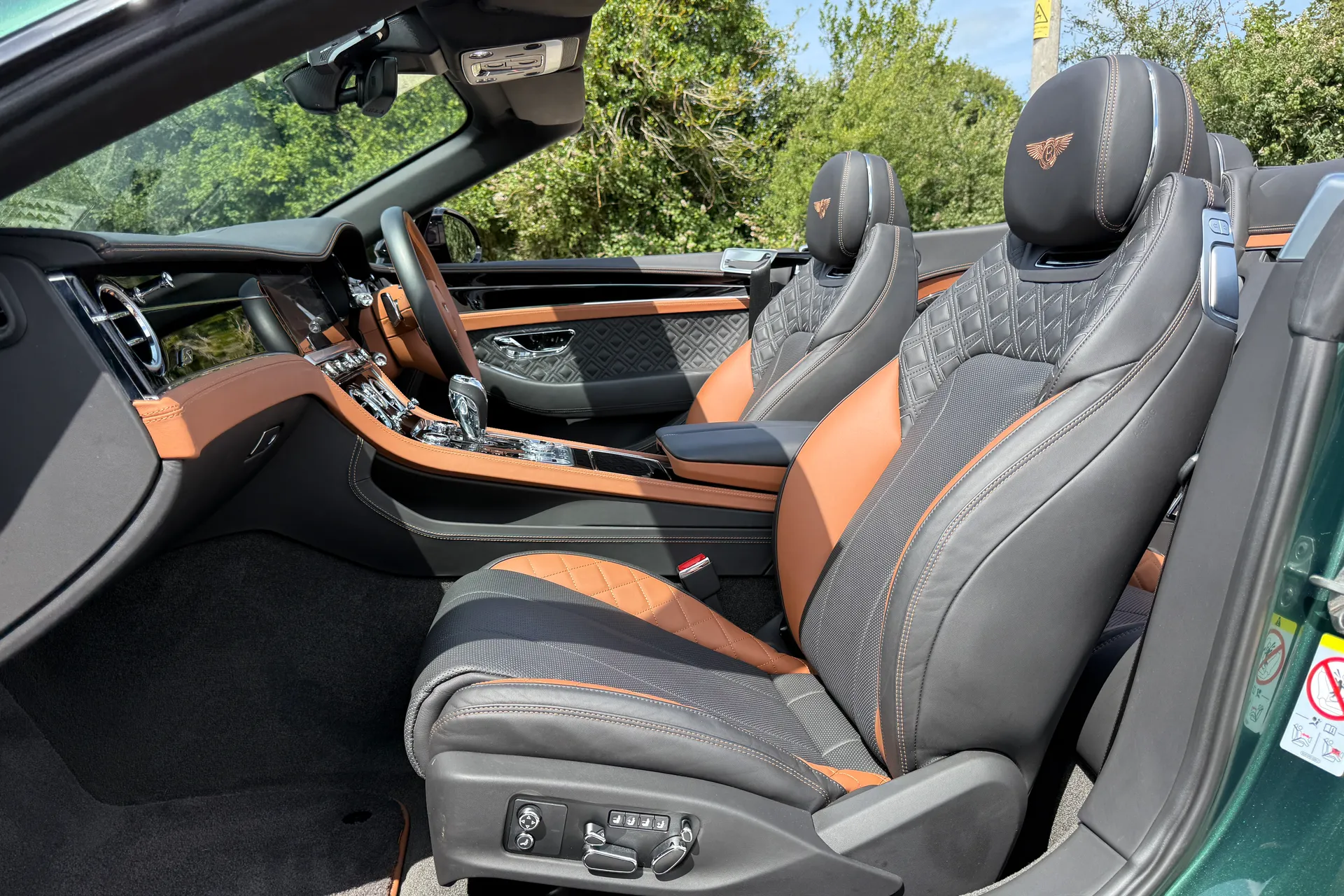 Bentley CONTINENTAL GTC thumbnail image number 24
