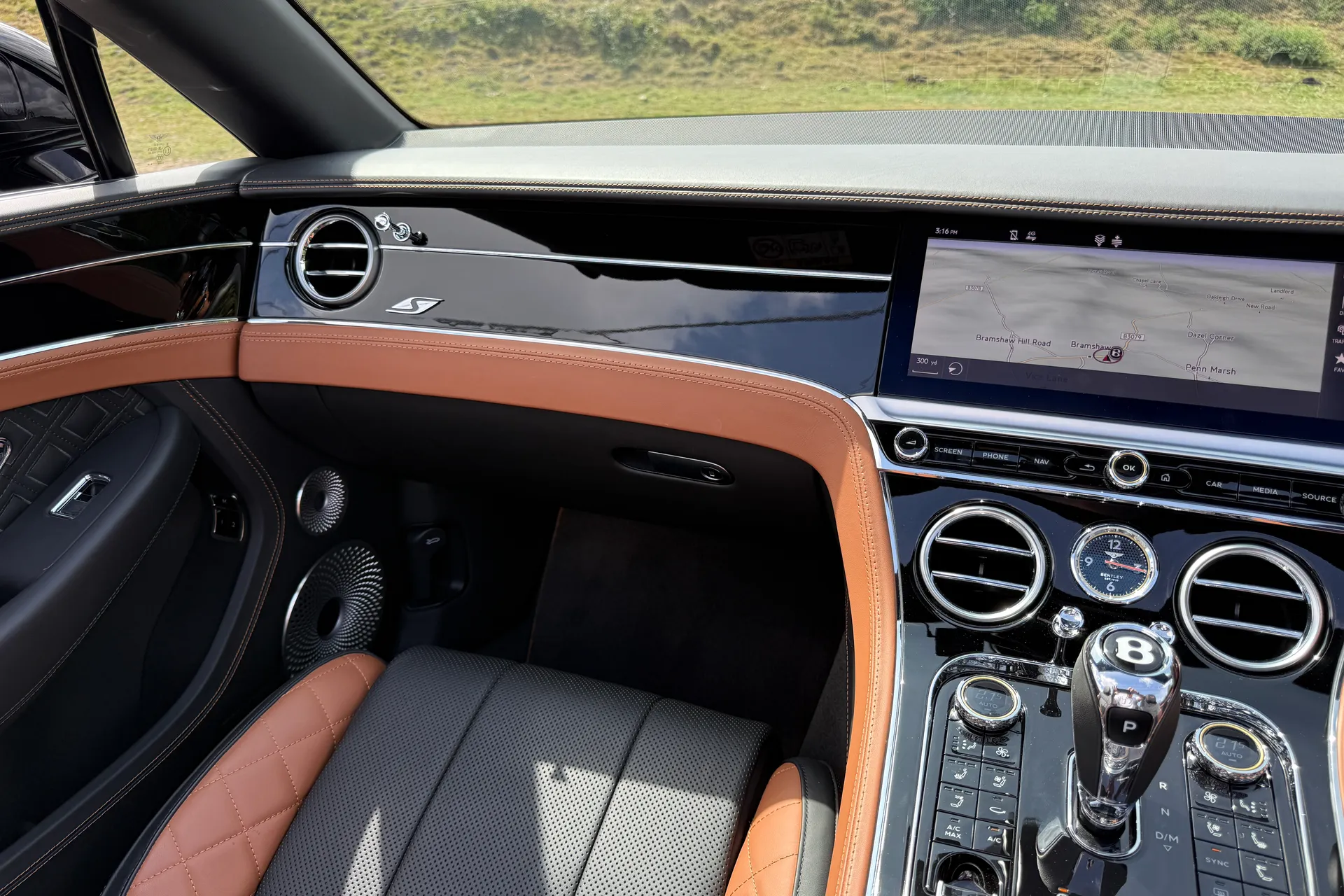 Bentley CONTINENTAL GTC thumbnail image number 36