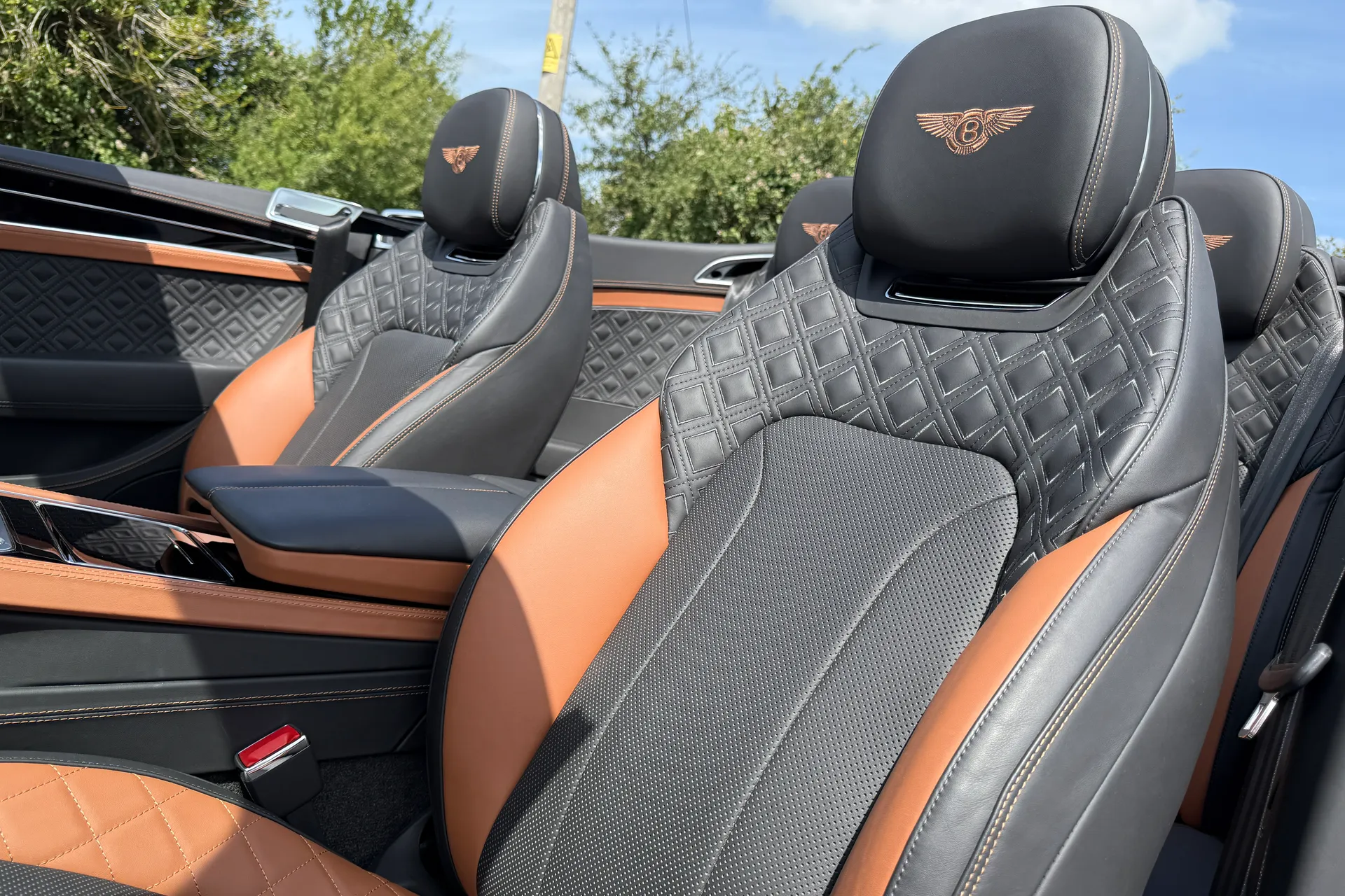 Bentley CONTINENTAL GTC thumbnail image number 27