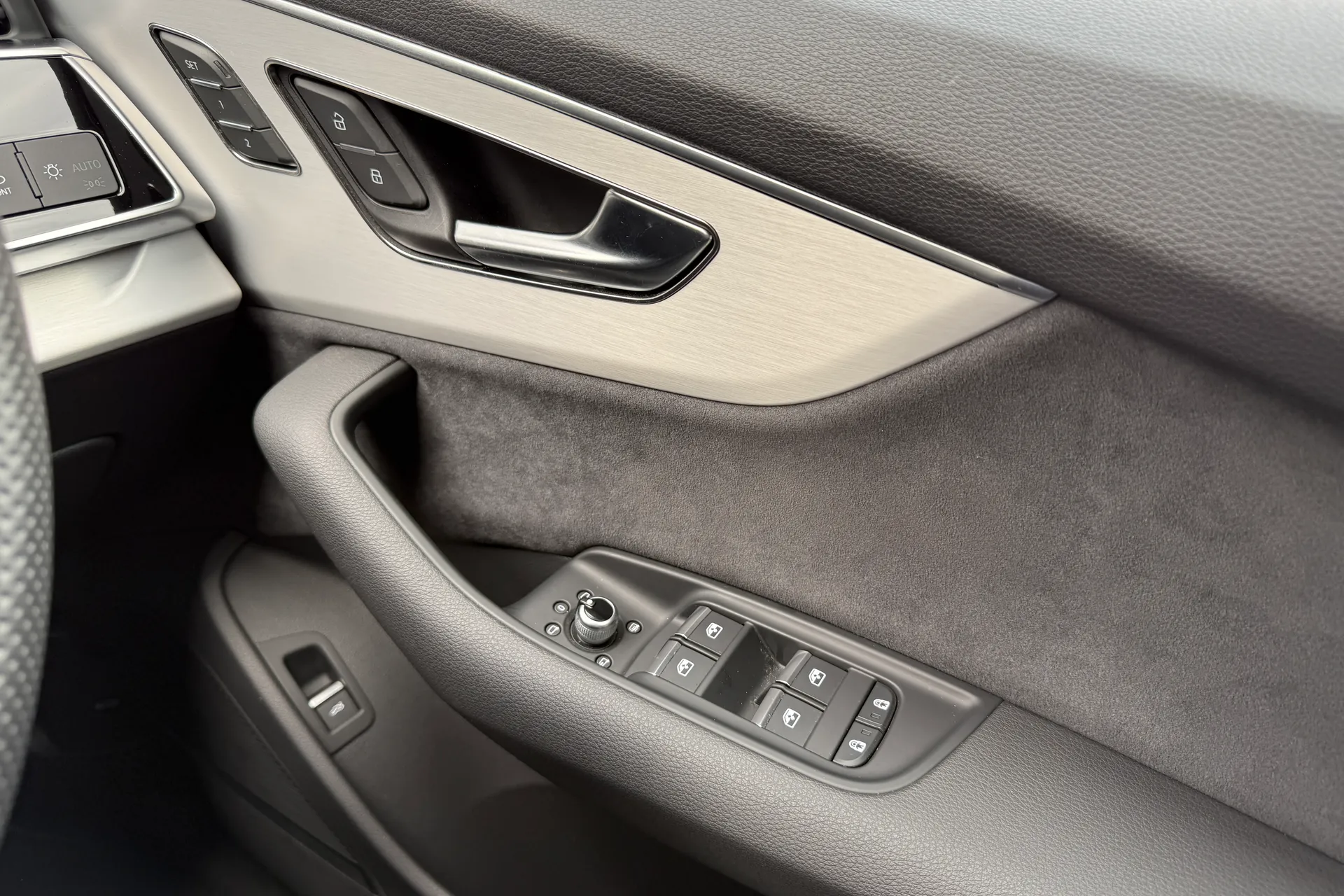 Audi Q7 thumbnail image number 23