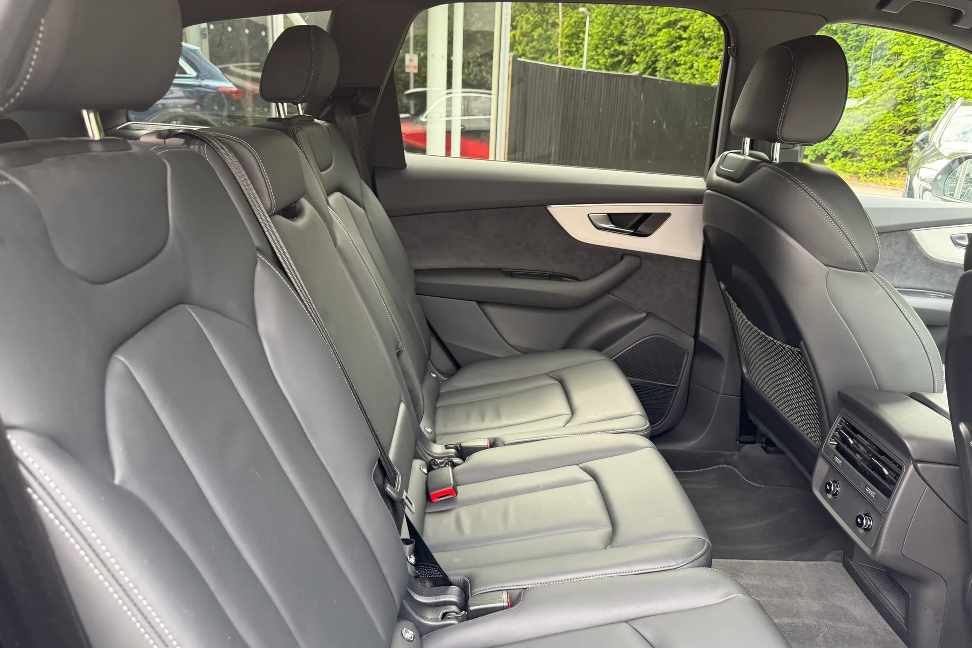 Audi Q7 thumbnail image number 38