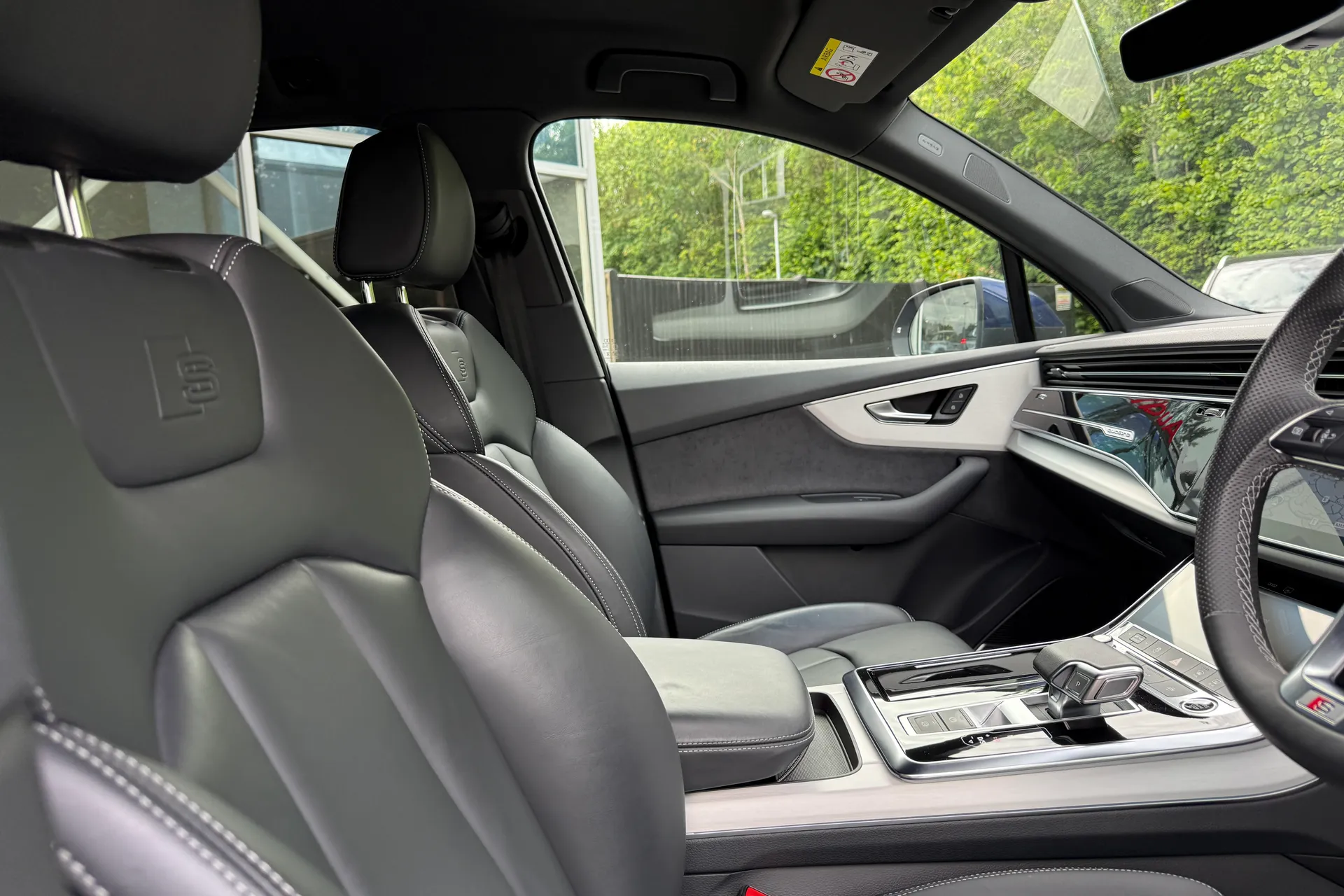 Audi Q7 thumbnail image number 32