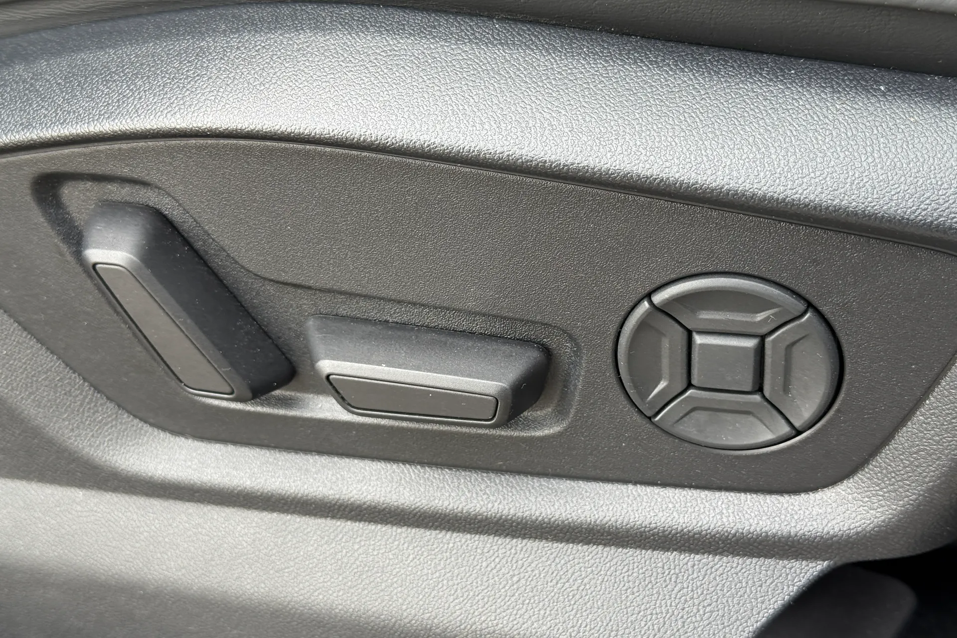 Audi Q7 thumbnail image number 33