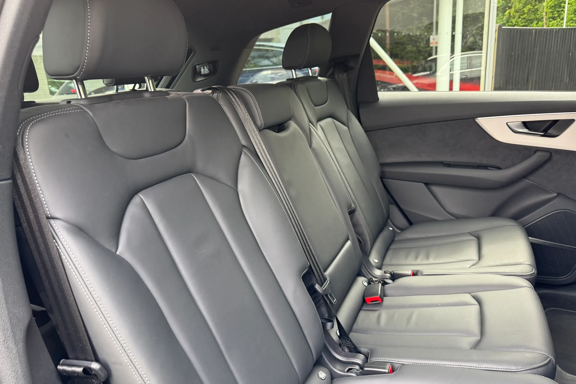 Audi Q7 thumbnail image number 37