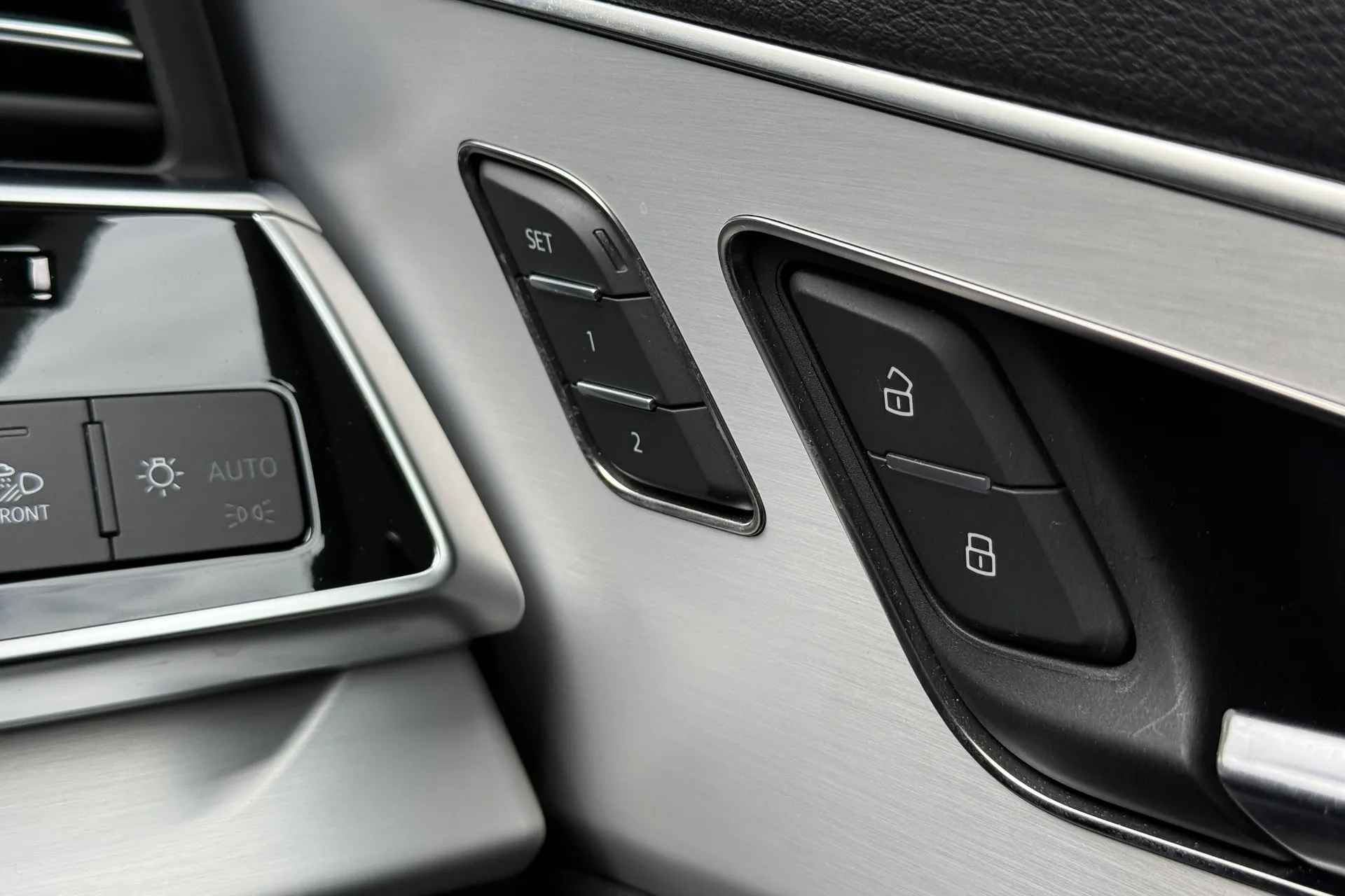 Audi Q7 thumbnail image number 24