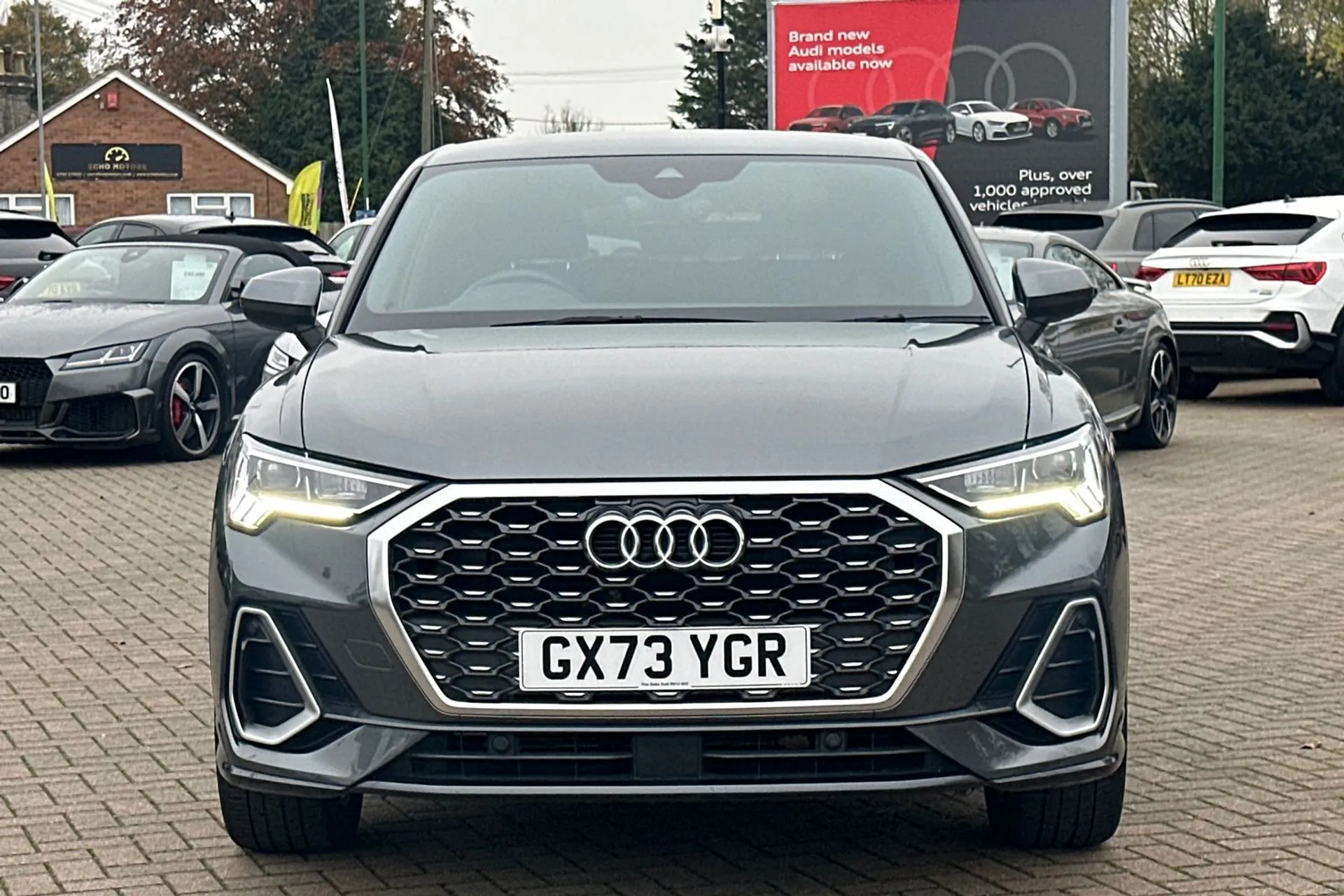 Audi Q3 thumbnail image number 17