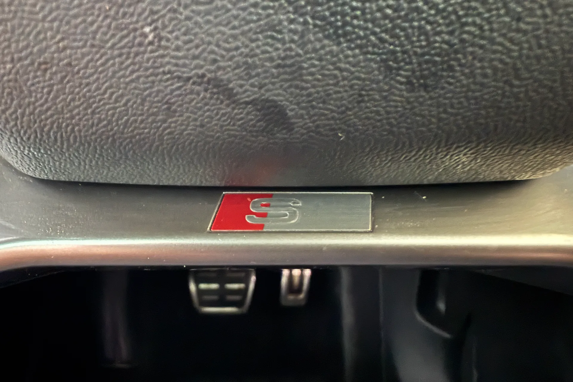 Audi Q4 thumbnail image number 10