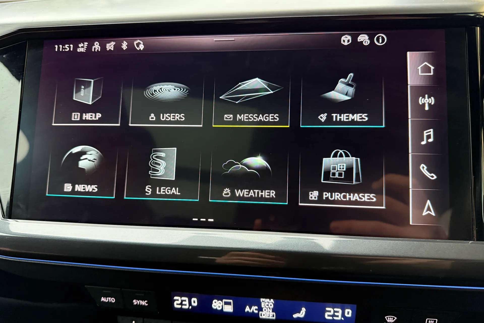 Audi Q4 thumbnail image number 12