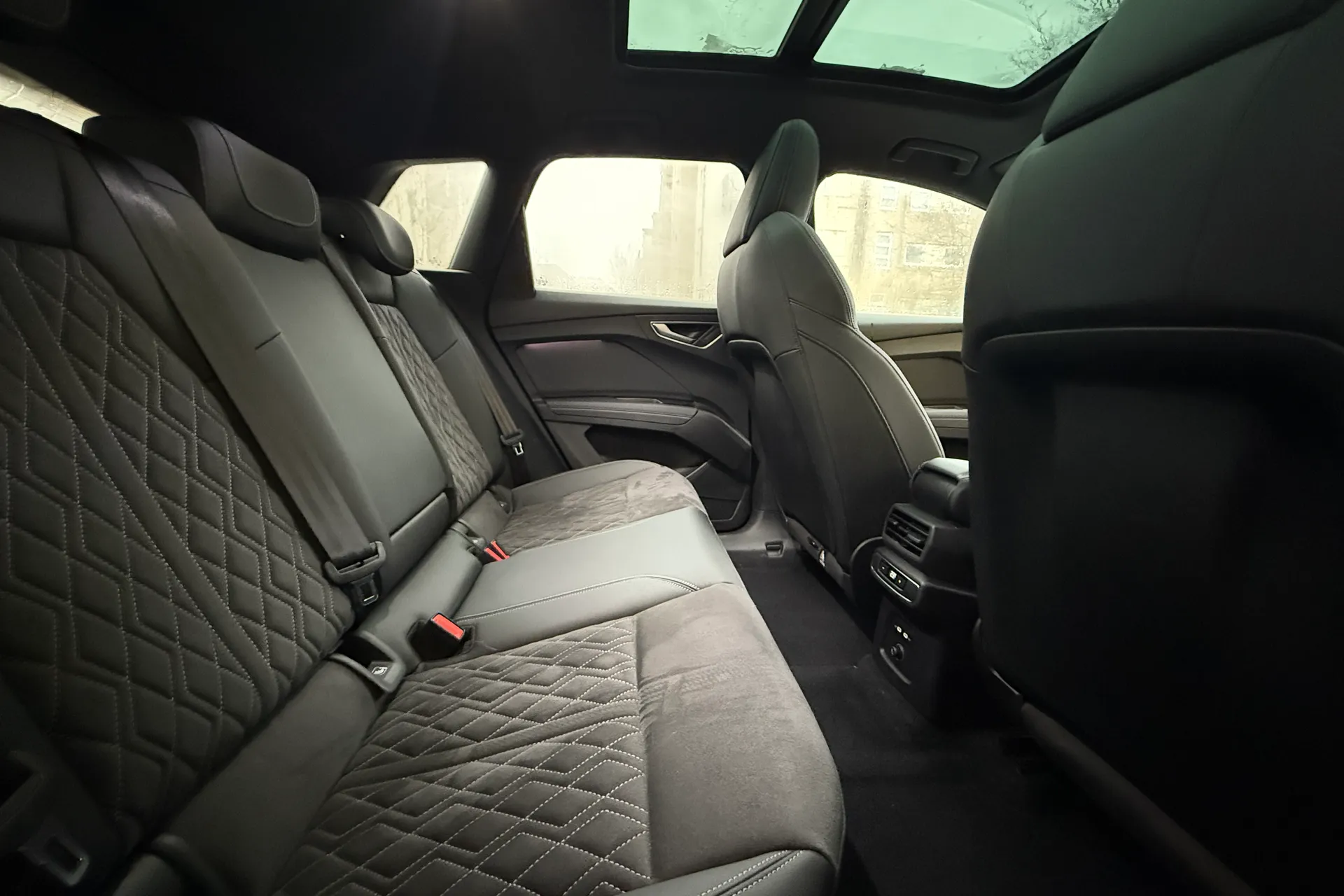 Audi Q4 thumbnail image number 20