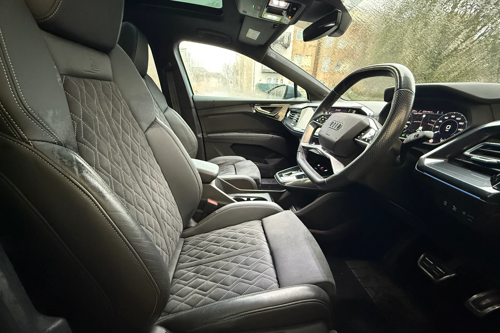 Audi Q4 thumbnail image number 19