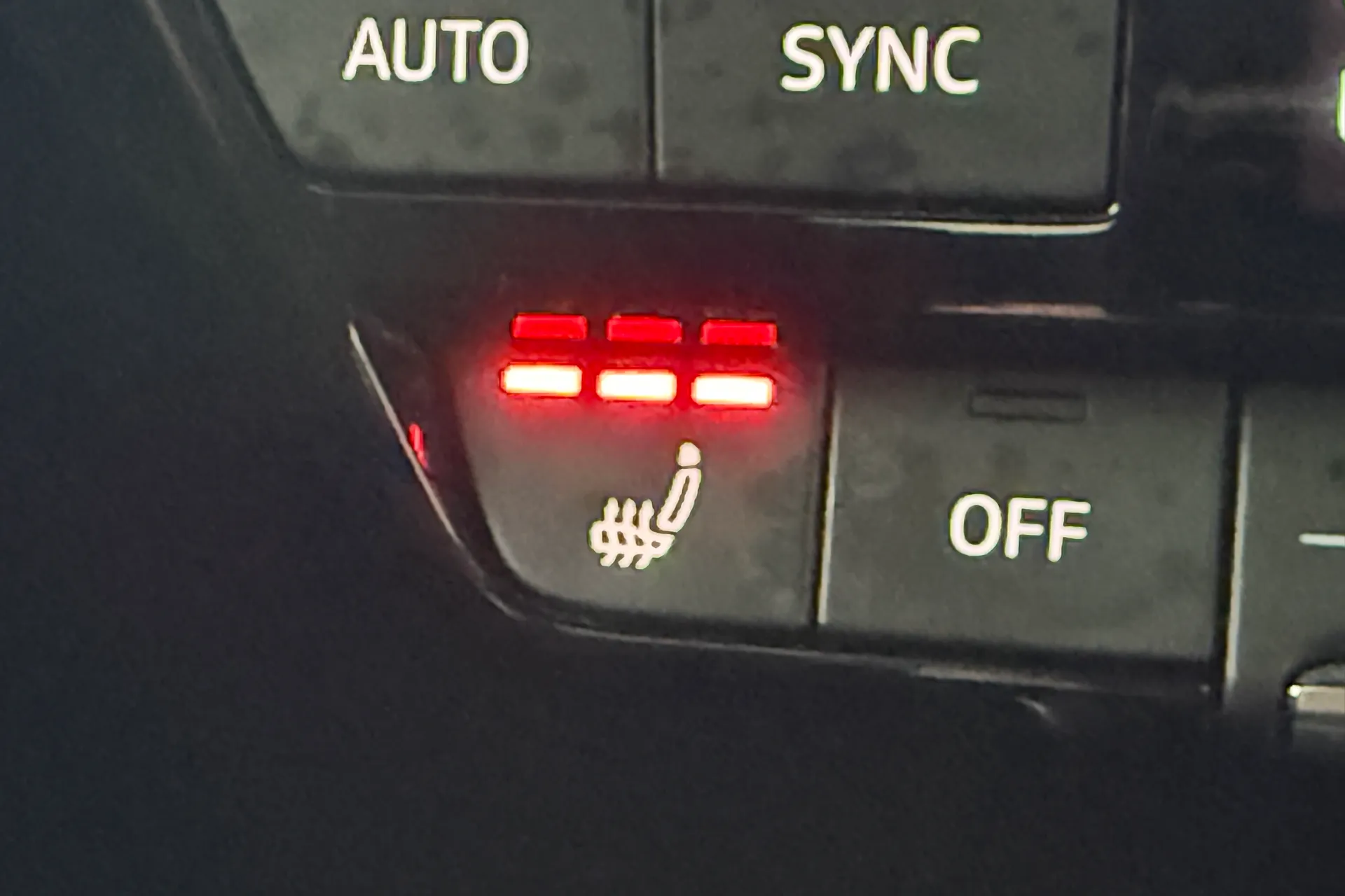 Audi Q4 thumbnail image number 6